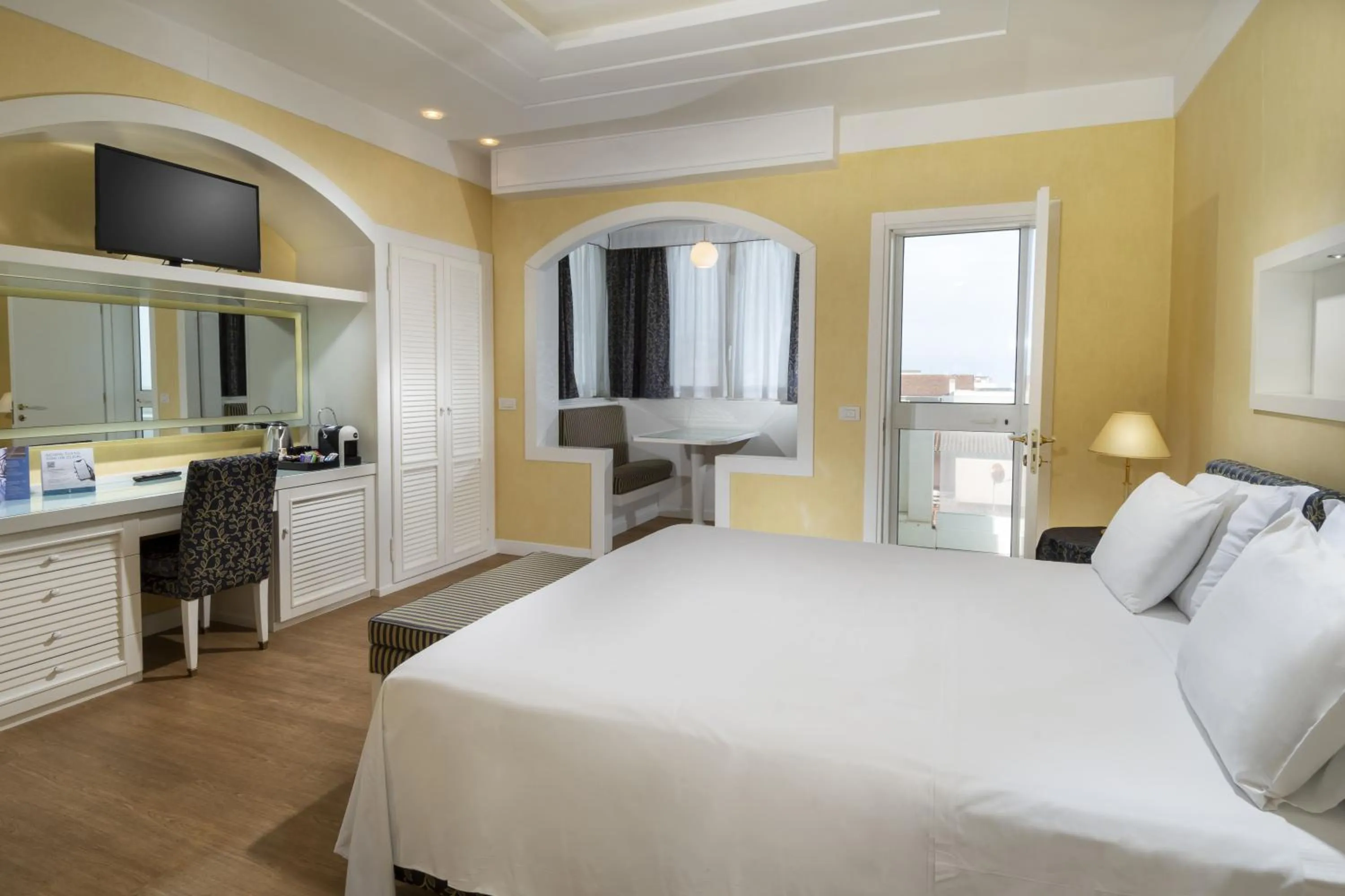 Bedroom, Bed in Hotel Estense