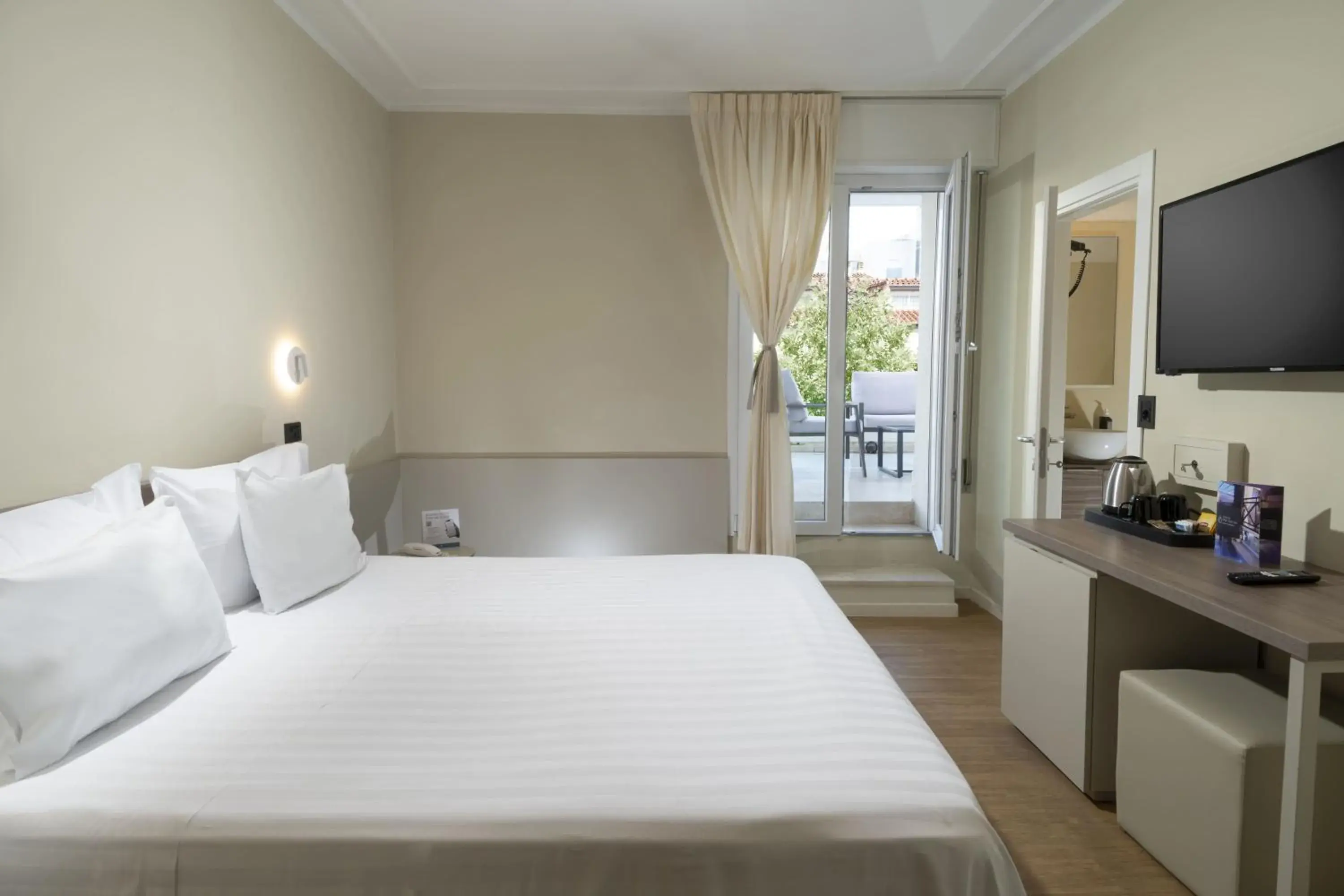 Superior Double or Twin Room in Hotel Estense Superior Double or Twin Room in Hotel Estense