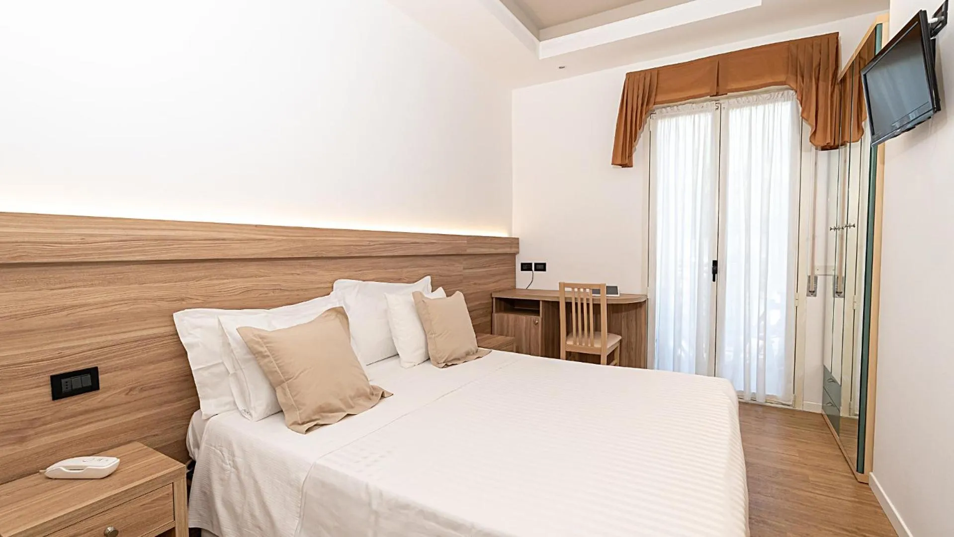 Bed in Hotel Estense