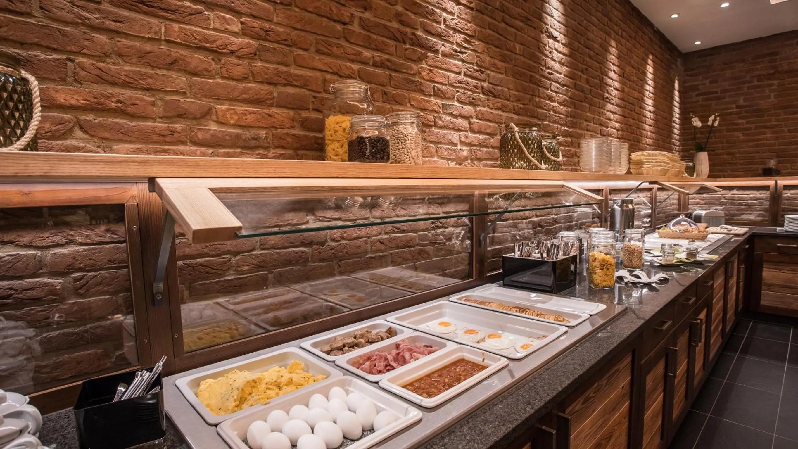 Restaurant/places to eat in ParkHotel Fulda