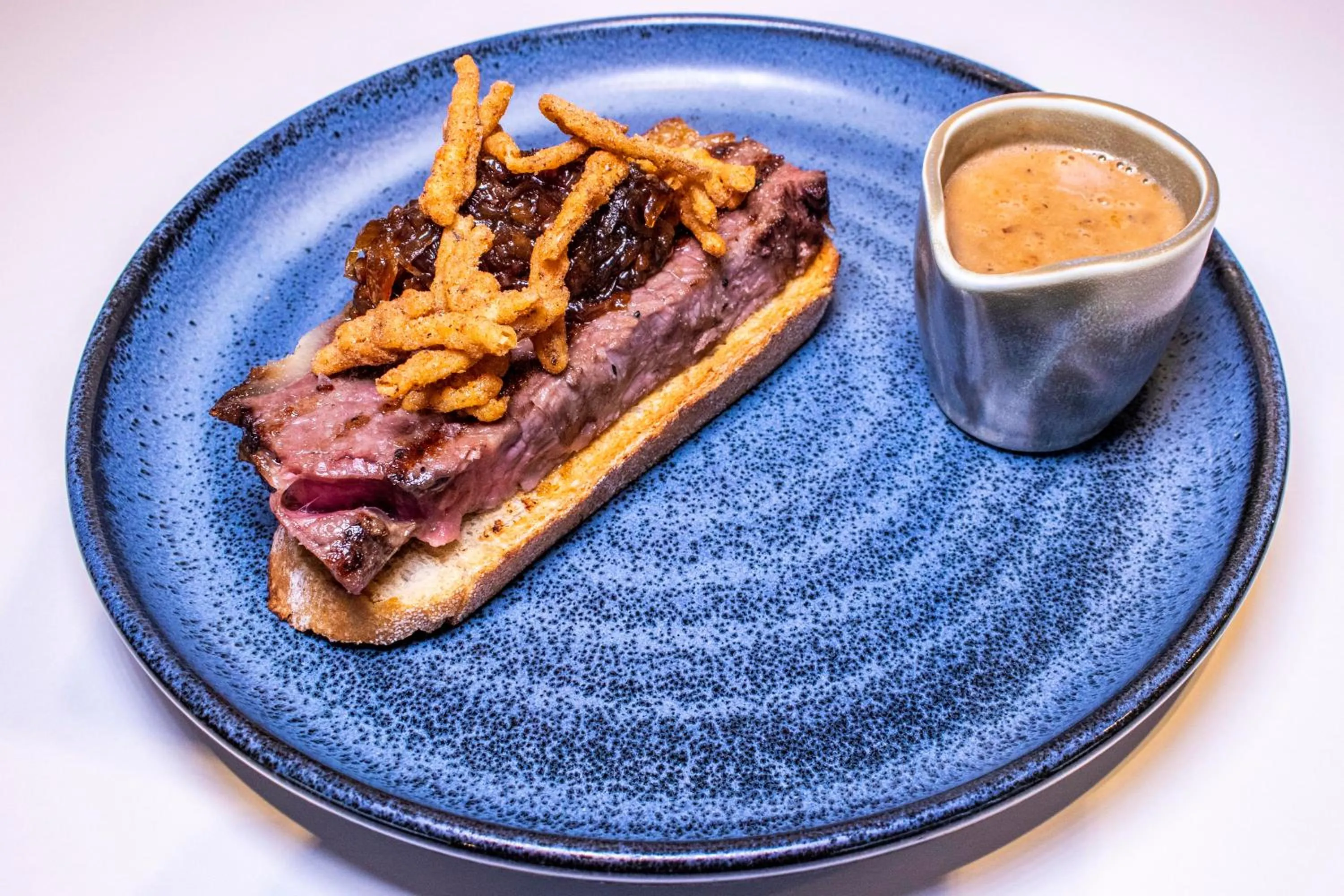 Restaurant/places to eat in Hillyard House Hotel