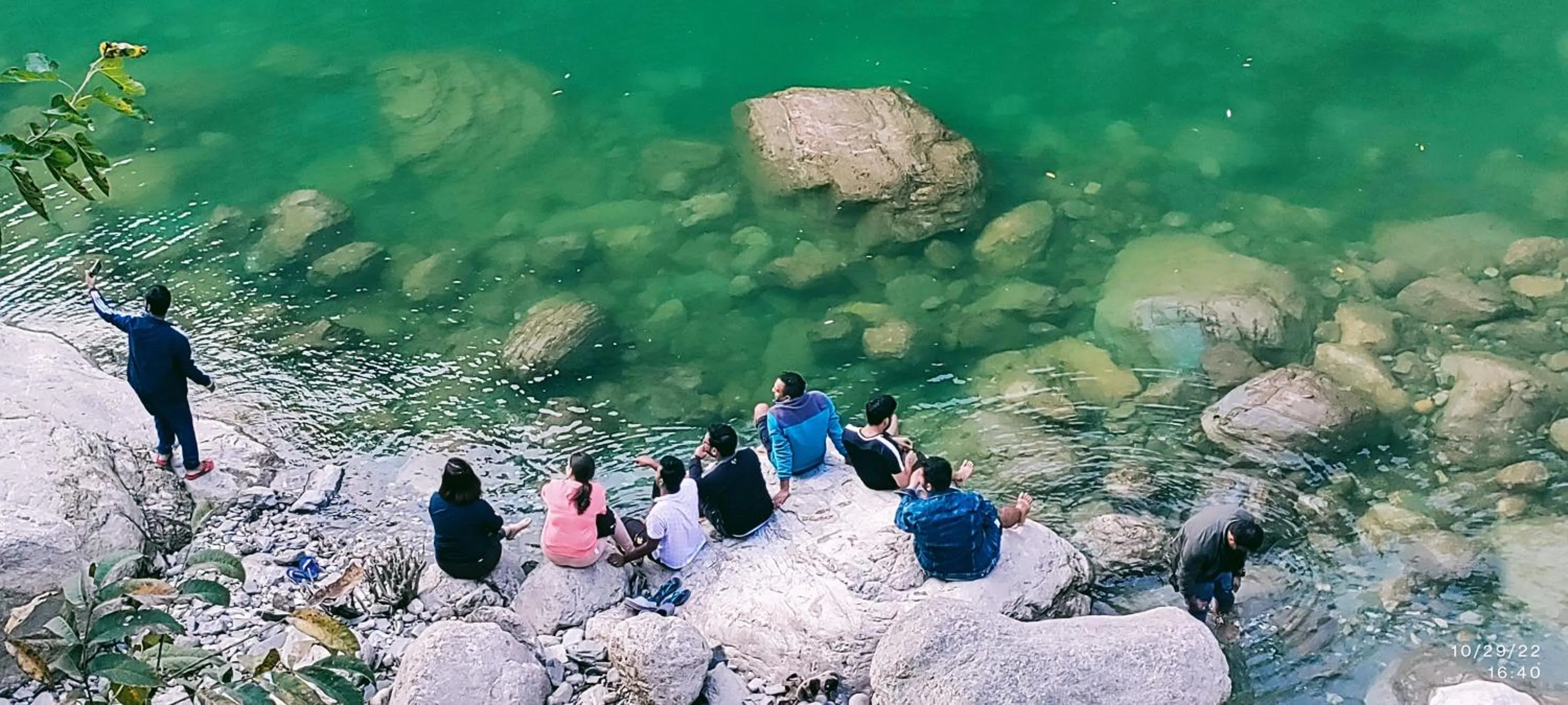 Natural landscape in Tirthan Grand Riverside