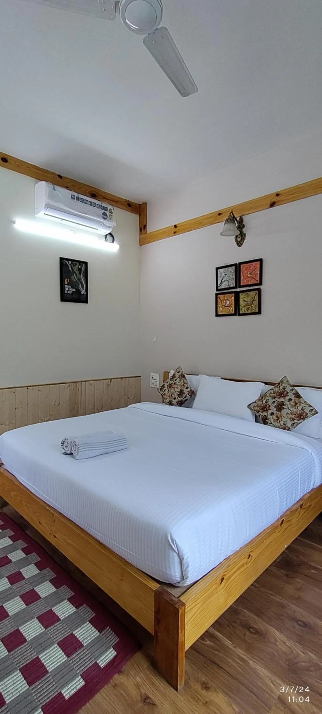 Bed in Tirthan Grand Riverside