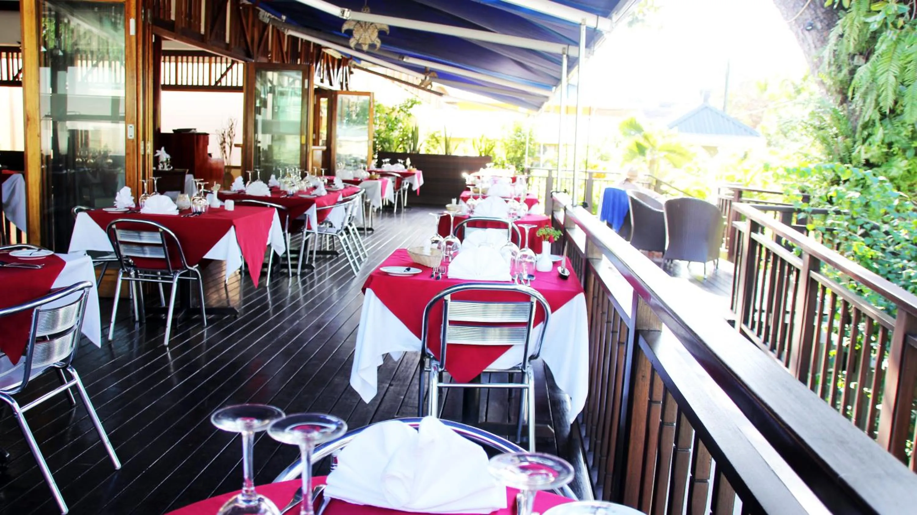 Restaurant/places to eat in Pirogue Lodge