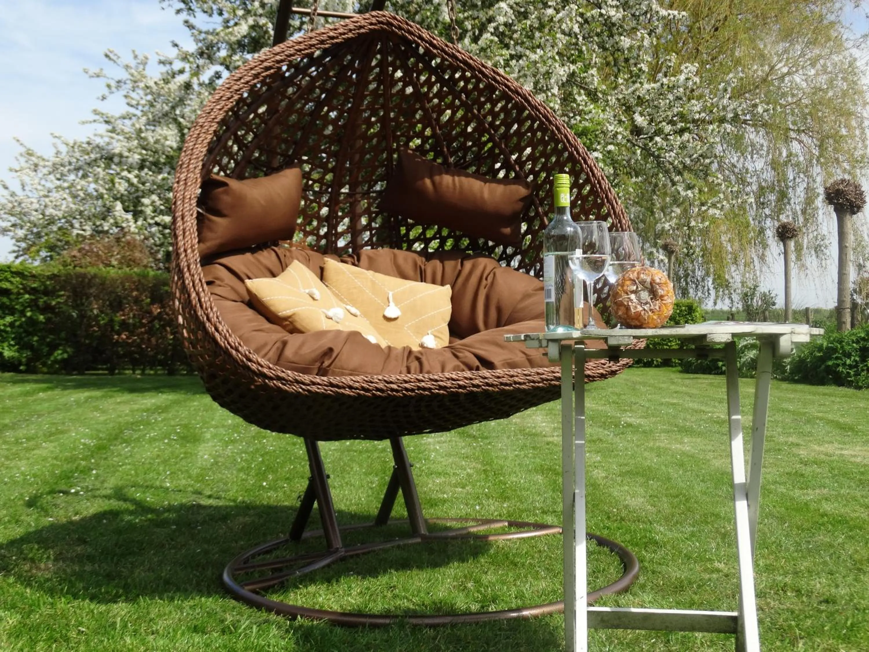 Garden in B & B 'Droom in de polder de Suite met prive sauna