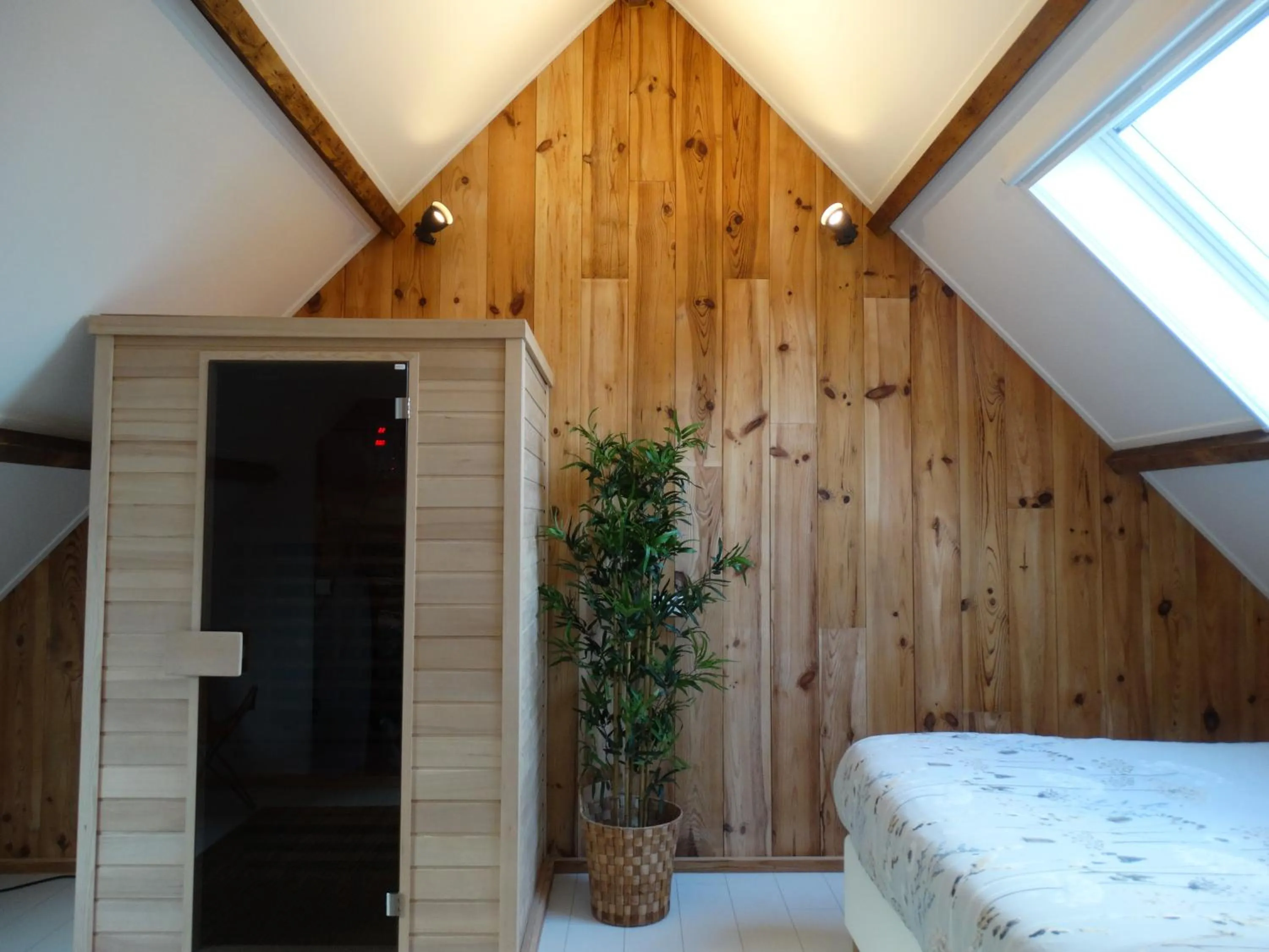 Bedroom, Bed in B & B 'Droom in de polder de Suite met prive sauna