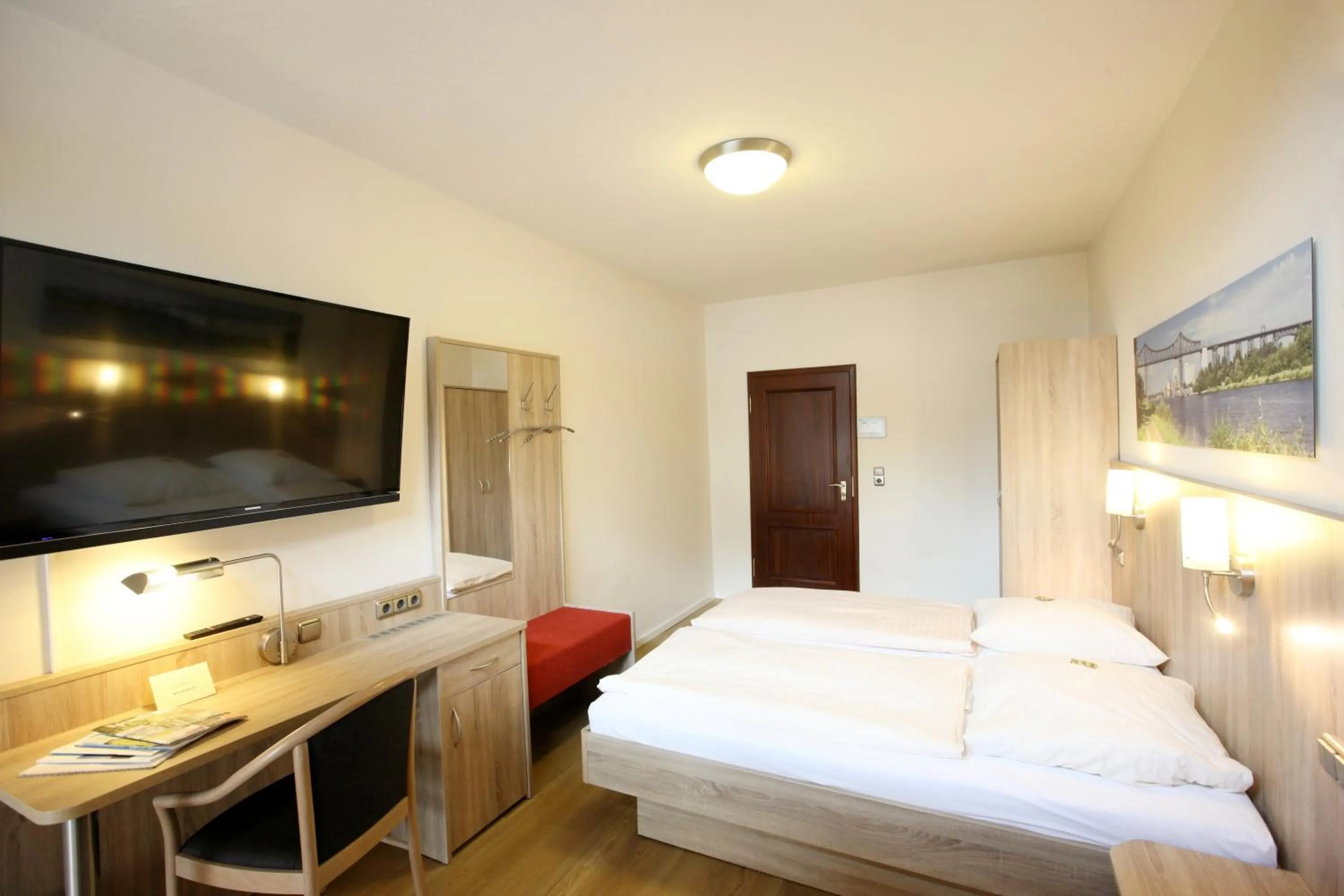 Bed in Hotel Kirchspiels Gasthaus