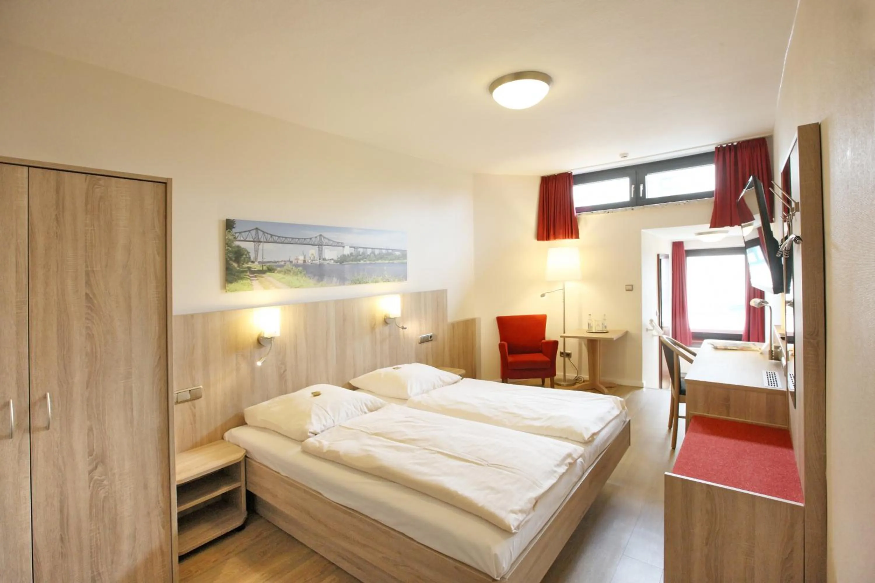 Bed in Hotel Kirchspiels Gasthaus