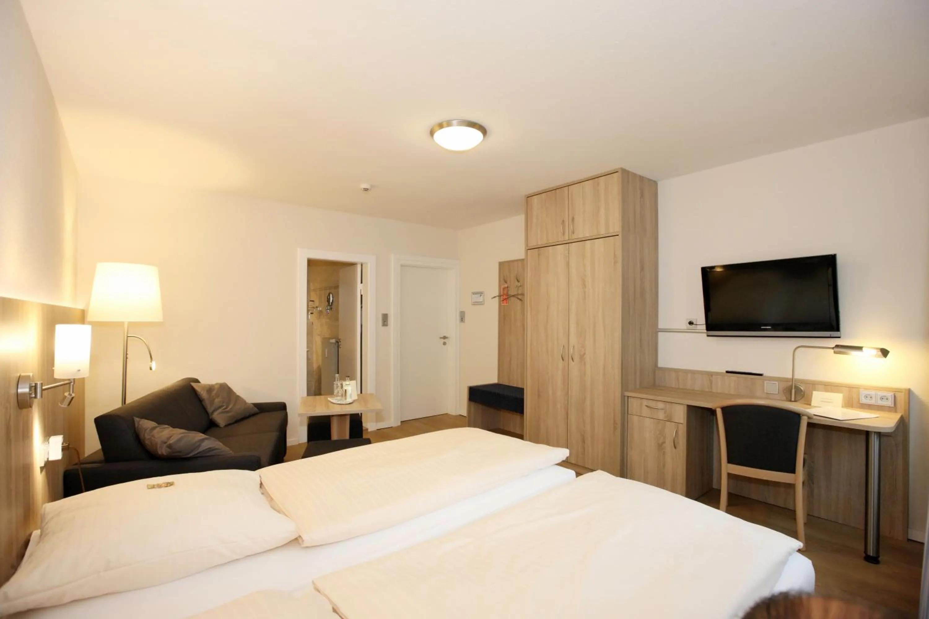 Bed in Hotel Kirchspiels Gasthaus