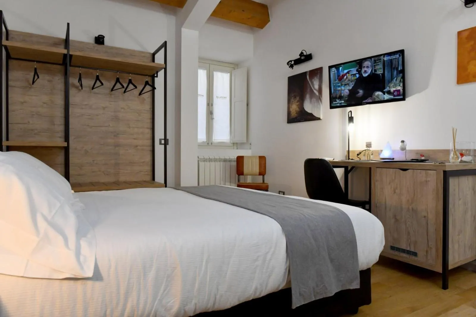 TV and multimedia, Bed in Ballarooms B&B Palermo Centro