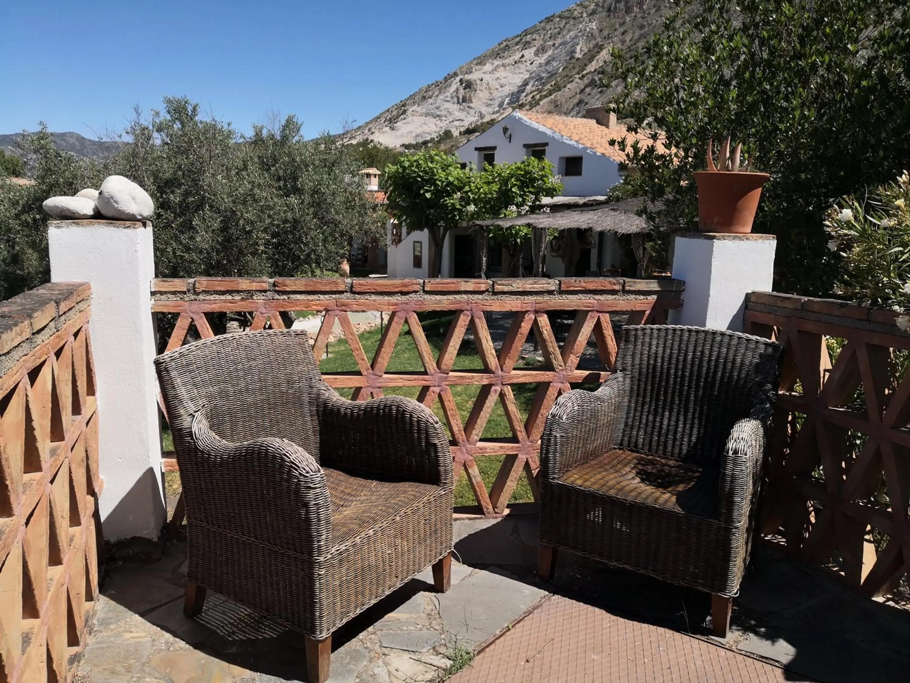 Garden view in Hotel Rural Alqueria de los lentos