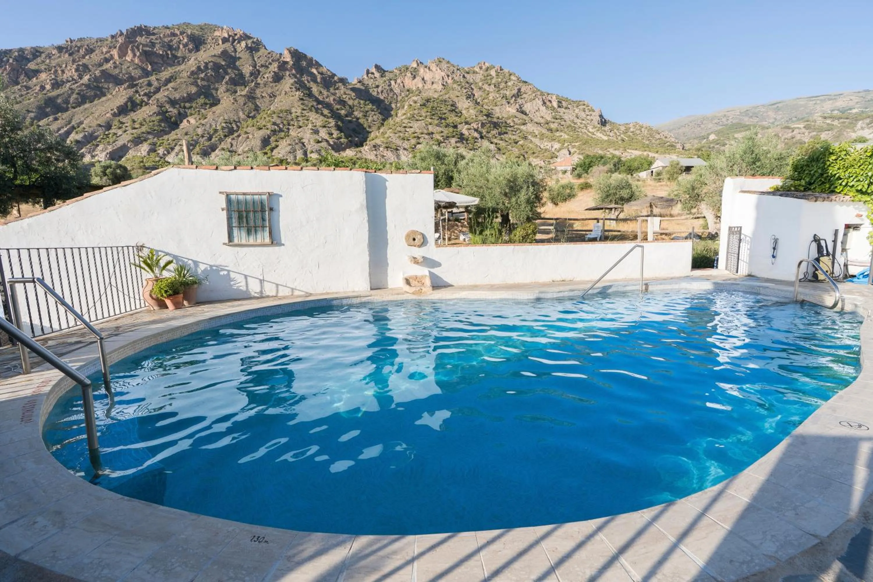 Swimming pool in Hotel Rural Alqueria de los lentos