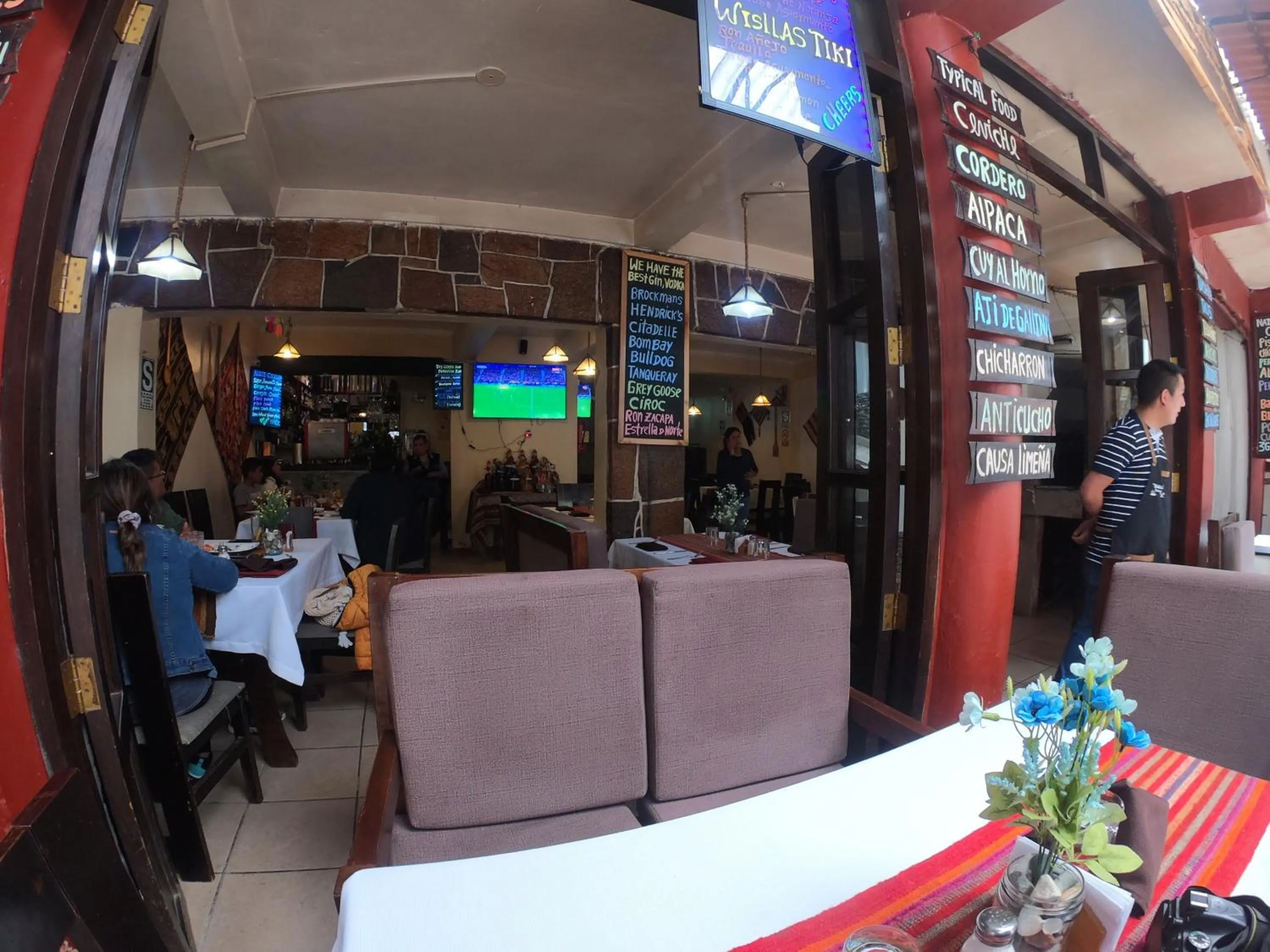 Restaurant/places to eat in Don Feli House