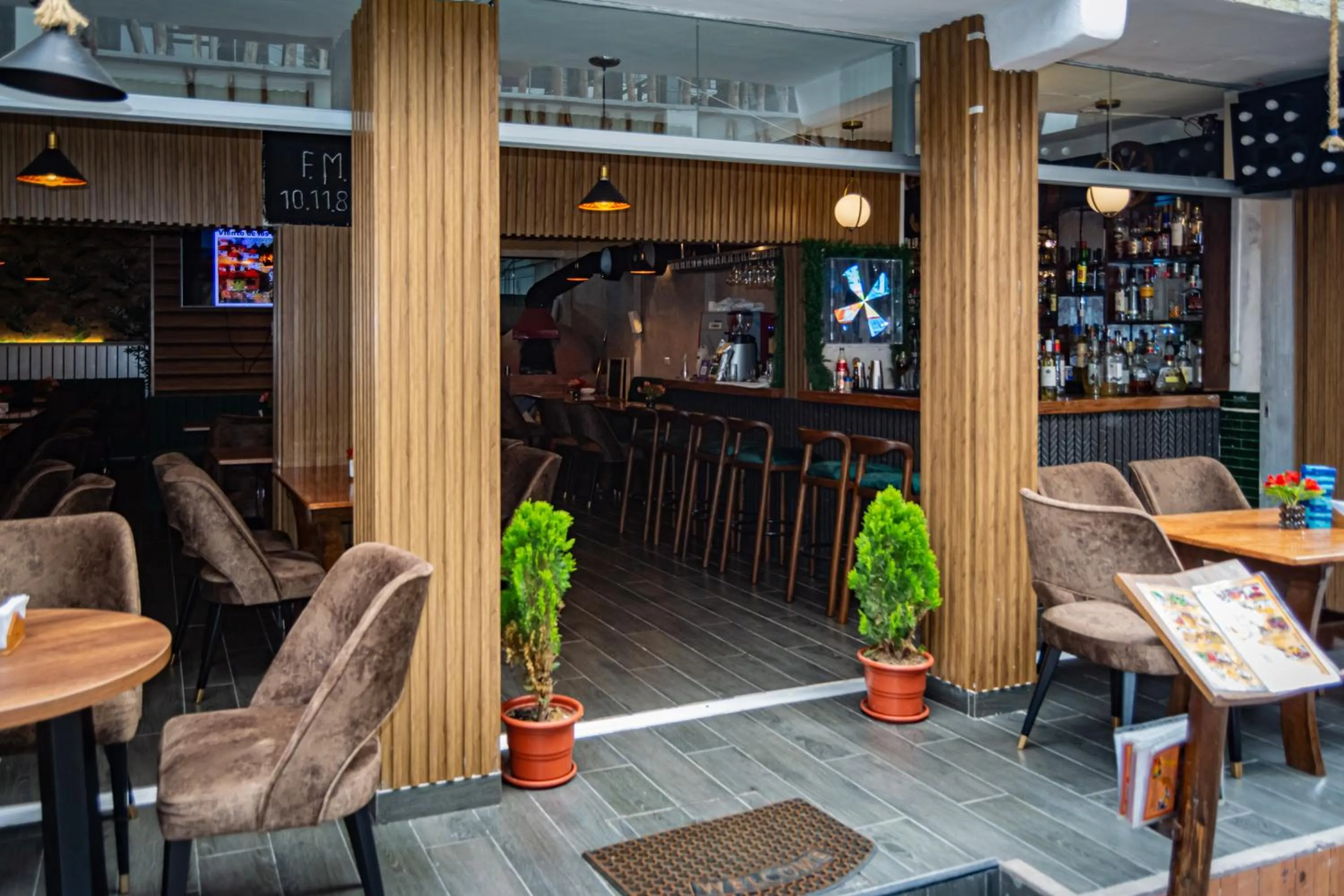 Restaurant/places to eat in Don Feli House