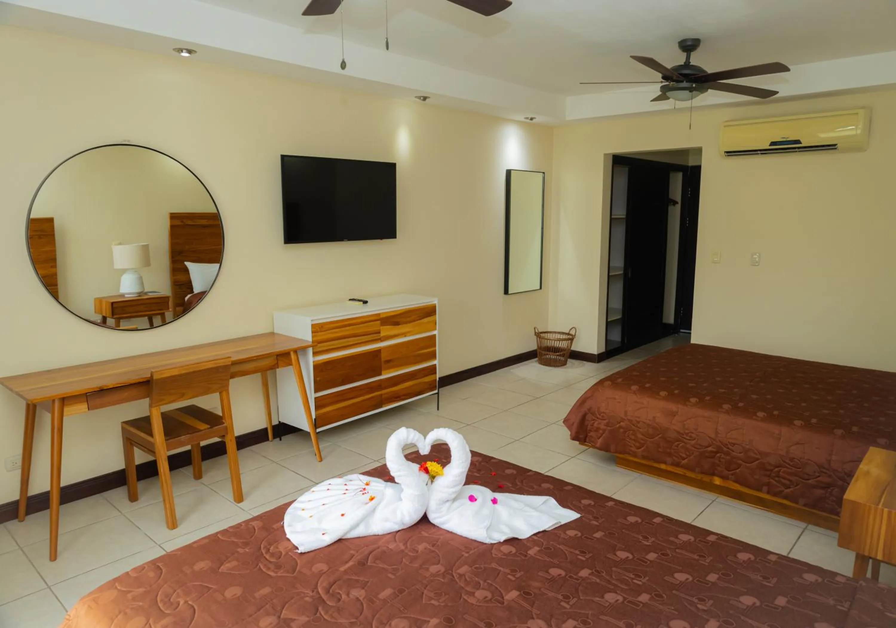 Bed in Hotel Las Espuelas, Bar & Restaurant