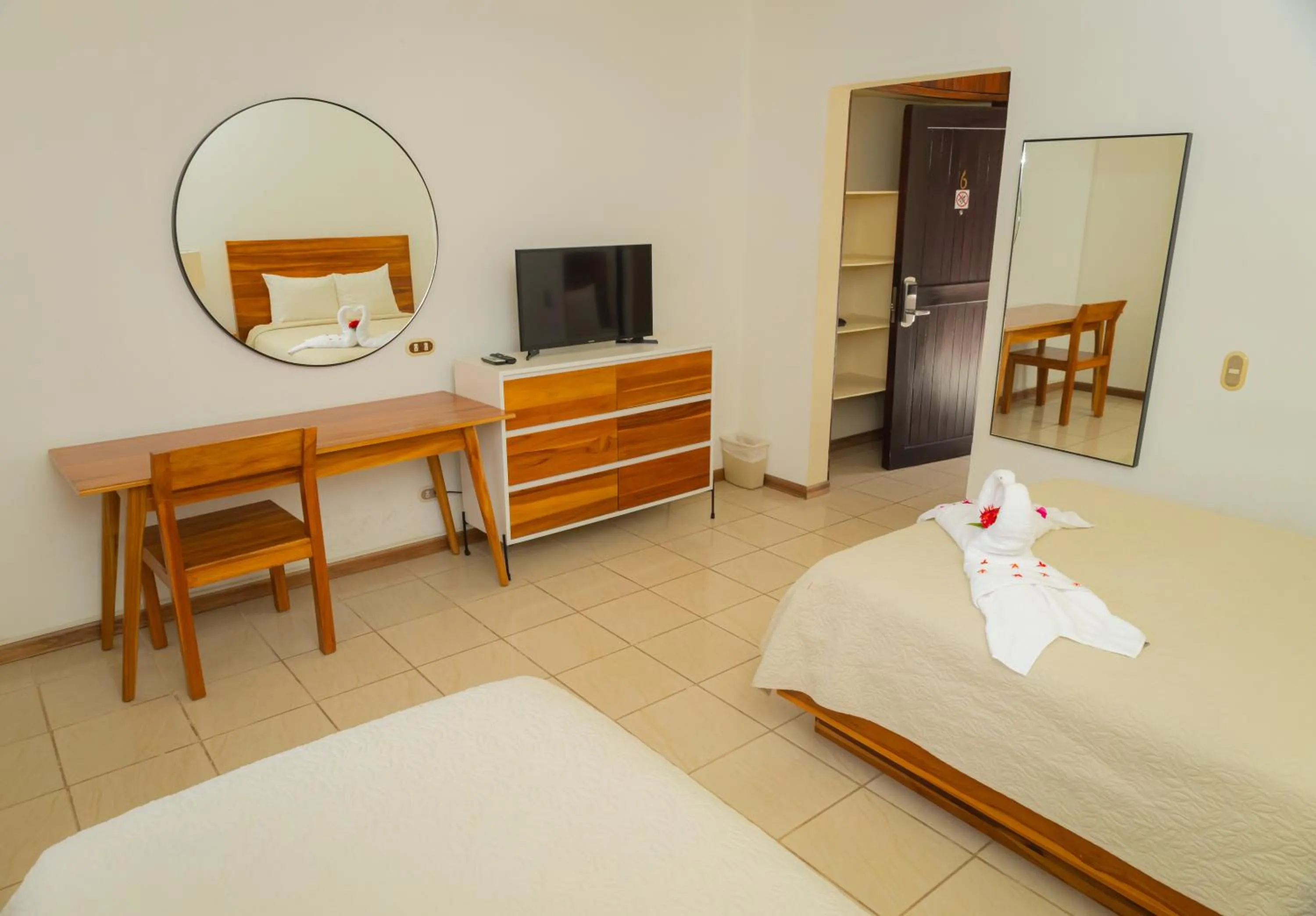 Bed in Hotel Las Espuelas, Bar & Restaurant