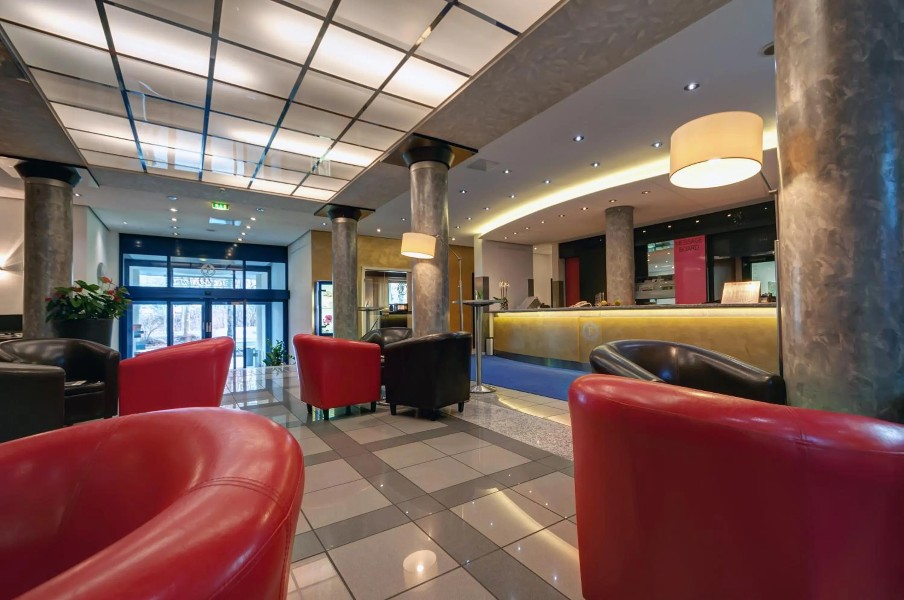 Lobby or reception in City Hotel Fortuna Reutlingen