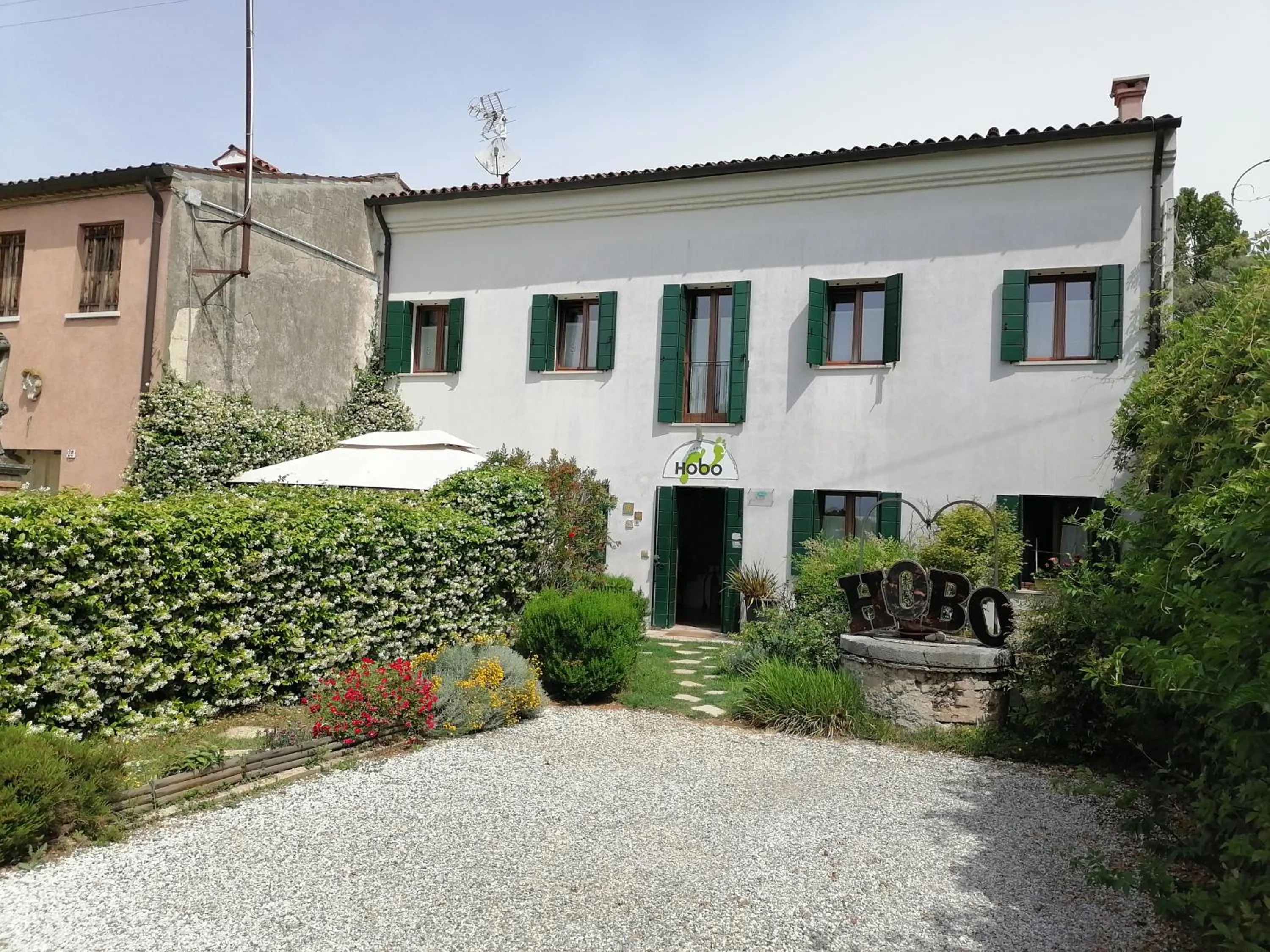 Facade/entrance in B&b Hobo