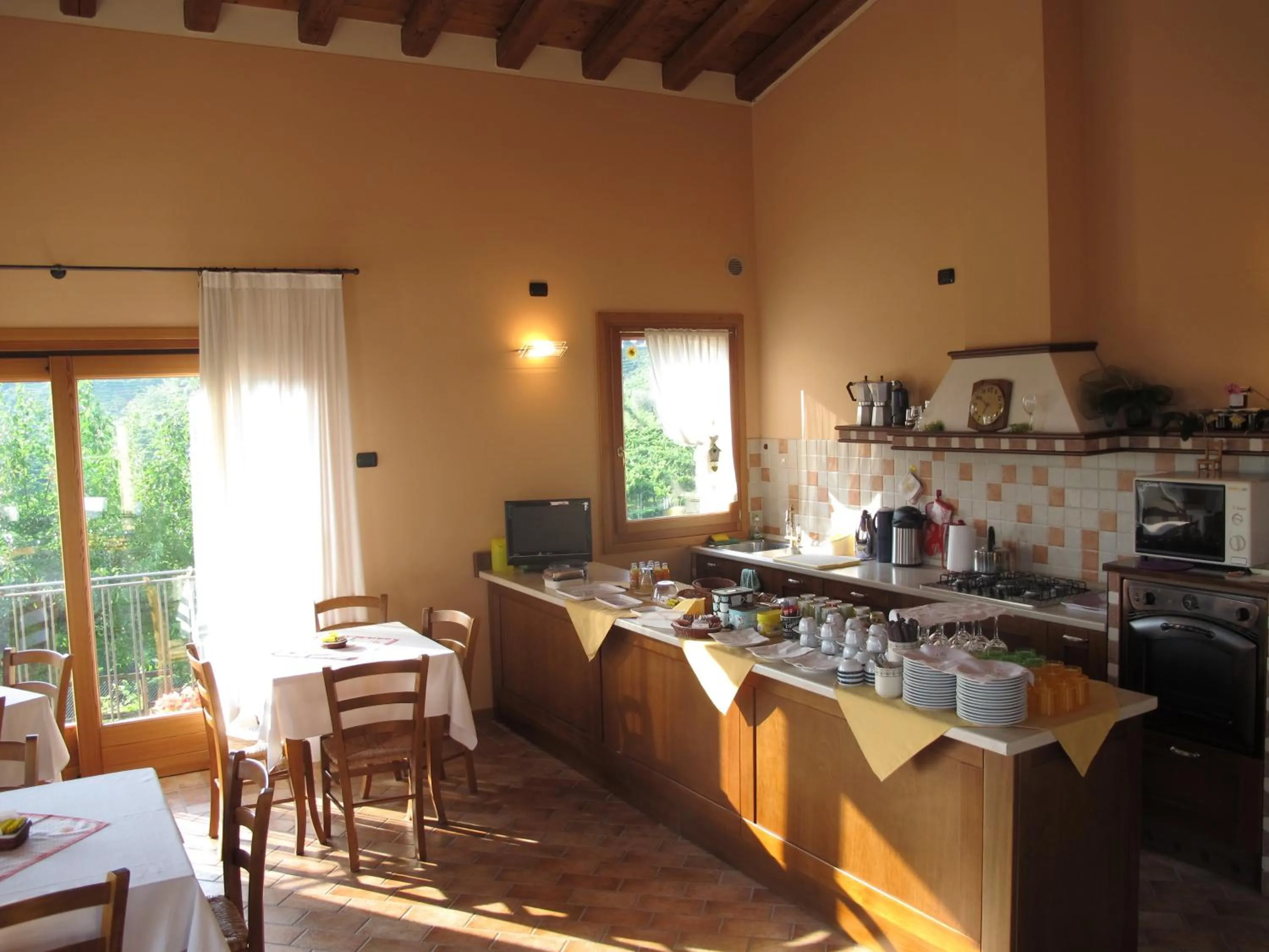 Restaurant/places to eat in La Casa Vecchia