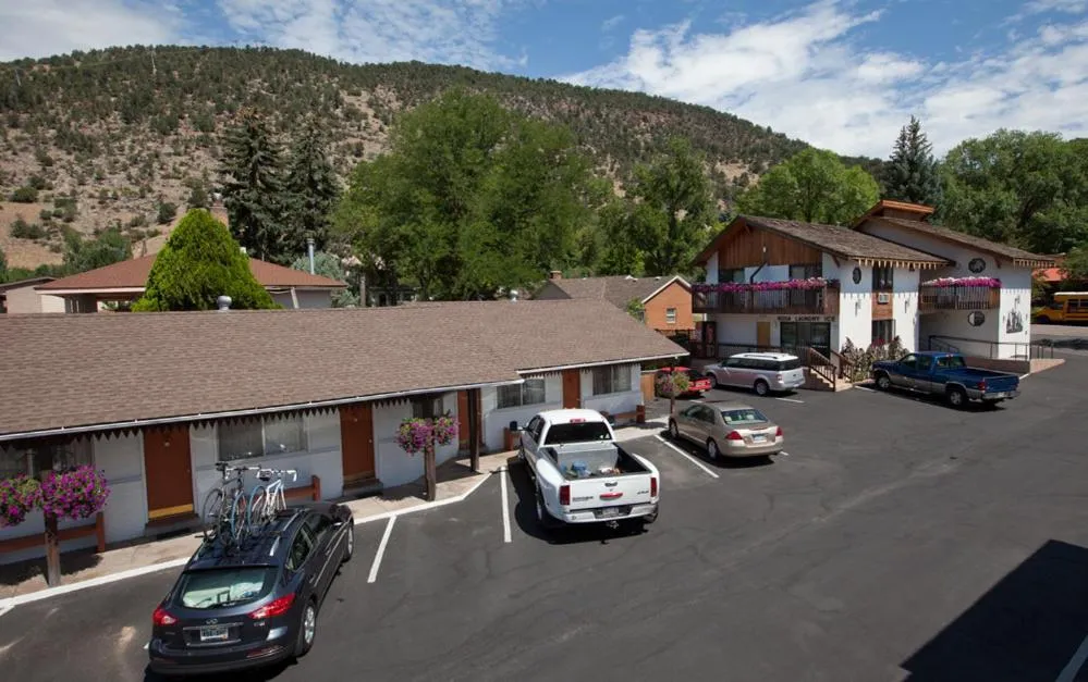 Facade/entrance in Starlight Lodge