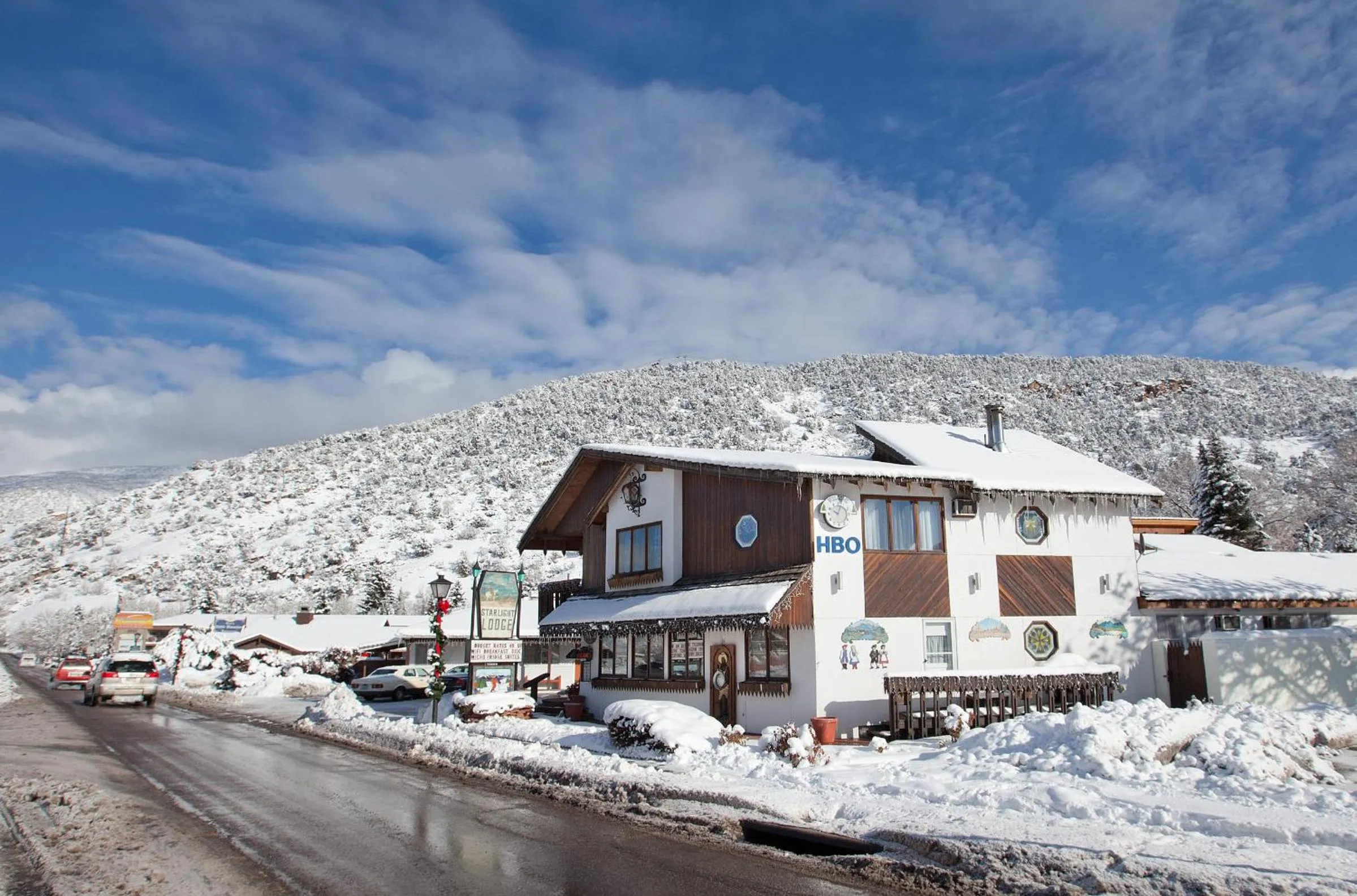 Facade/entrance in Starlight Lodge