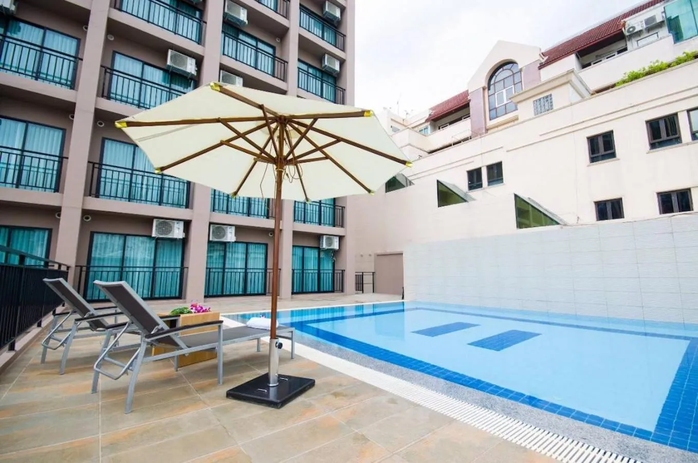 Swimming pool in Marsi Hotel @ Bangchak