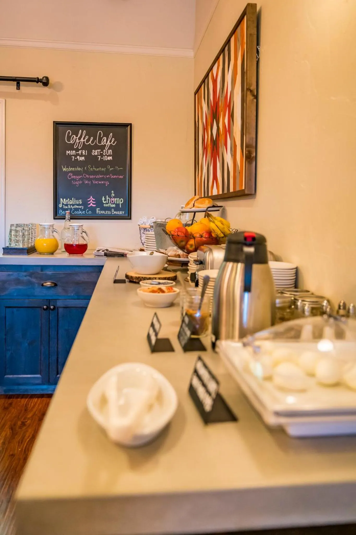 Continental breakfast in Pine Ridge Inn