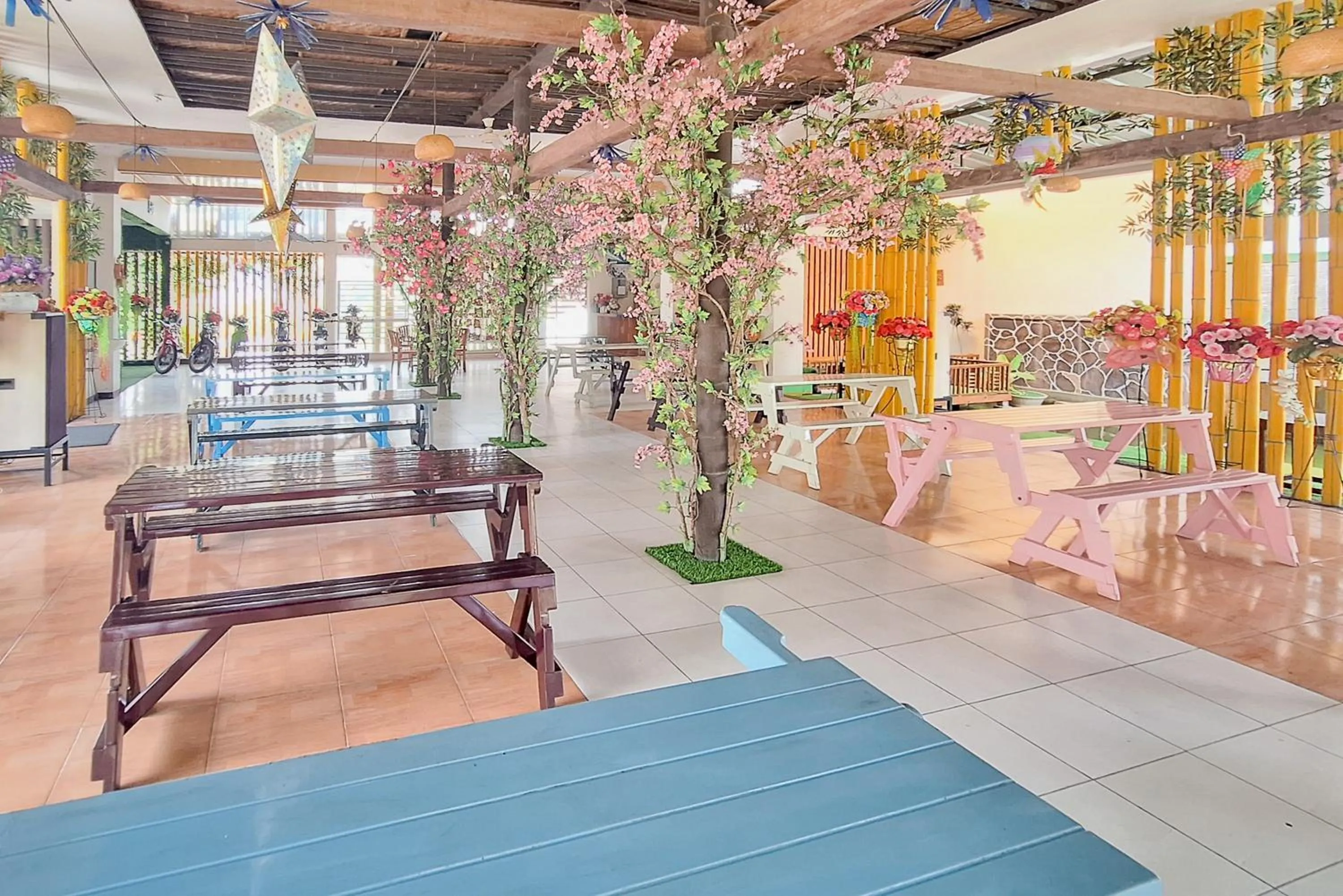 Restaurant/places to eat in Papa Kana Farm Mitra RedDoorz At Pacet Mojokerto