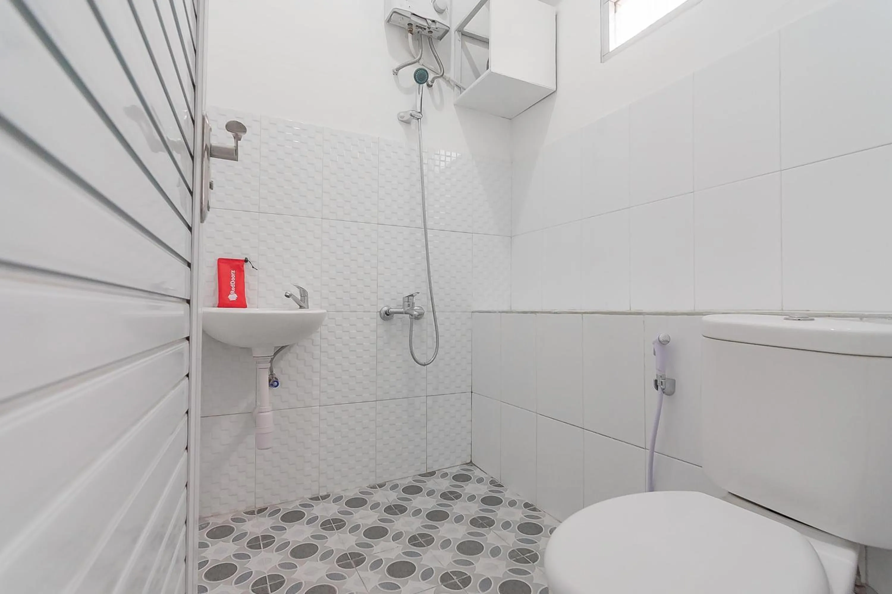 Bathroom in RedDoorz near Alun-Alun Garut