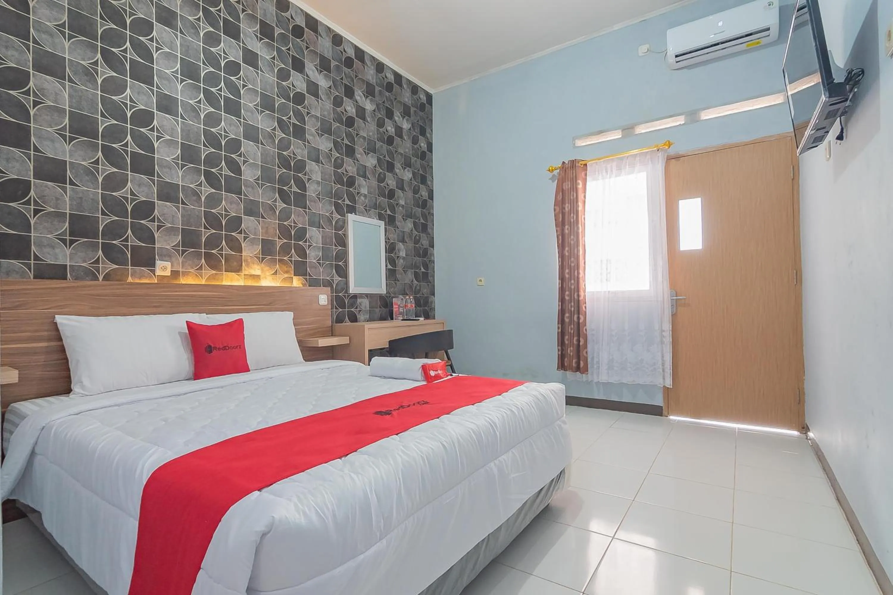 Bed in RedDoorz near Alun-Alun Garut