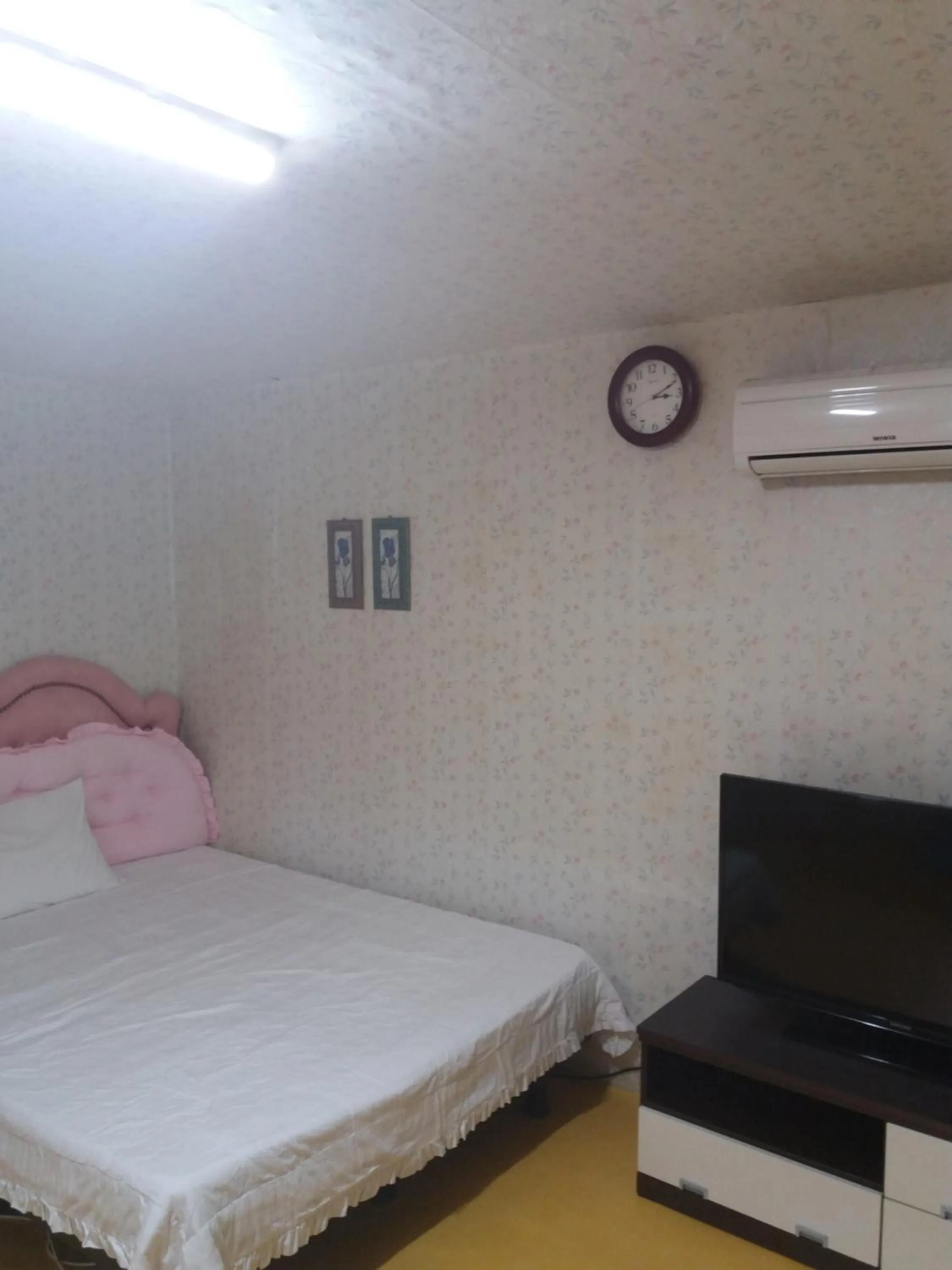 Bedroom, Bed in Dasanbang Pension