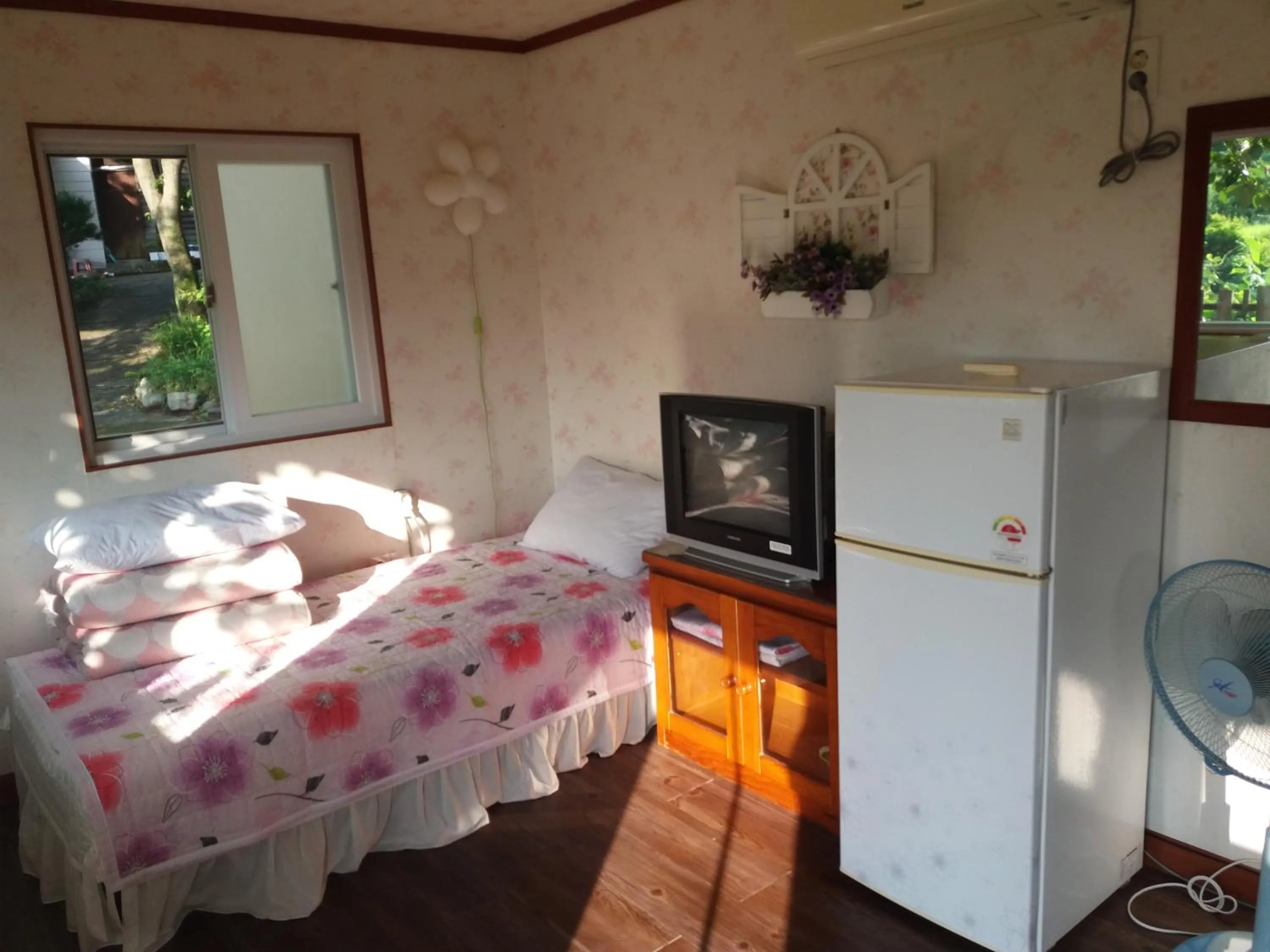 Bedroom, Bed in Dasanbang Pension