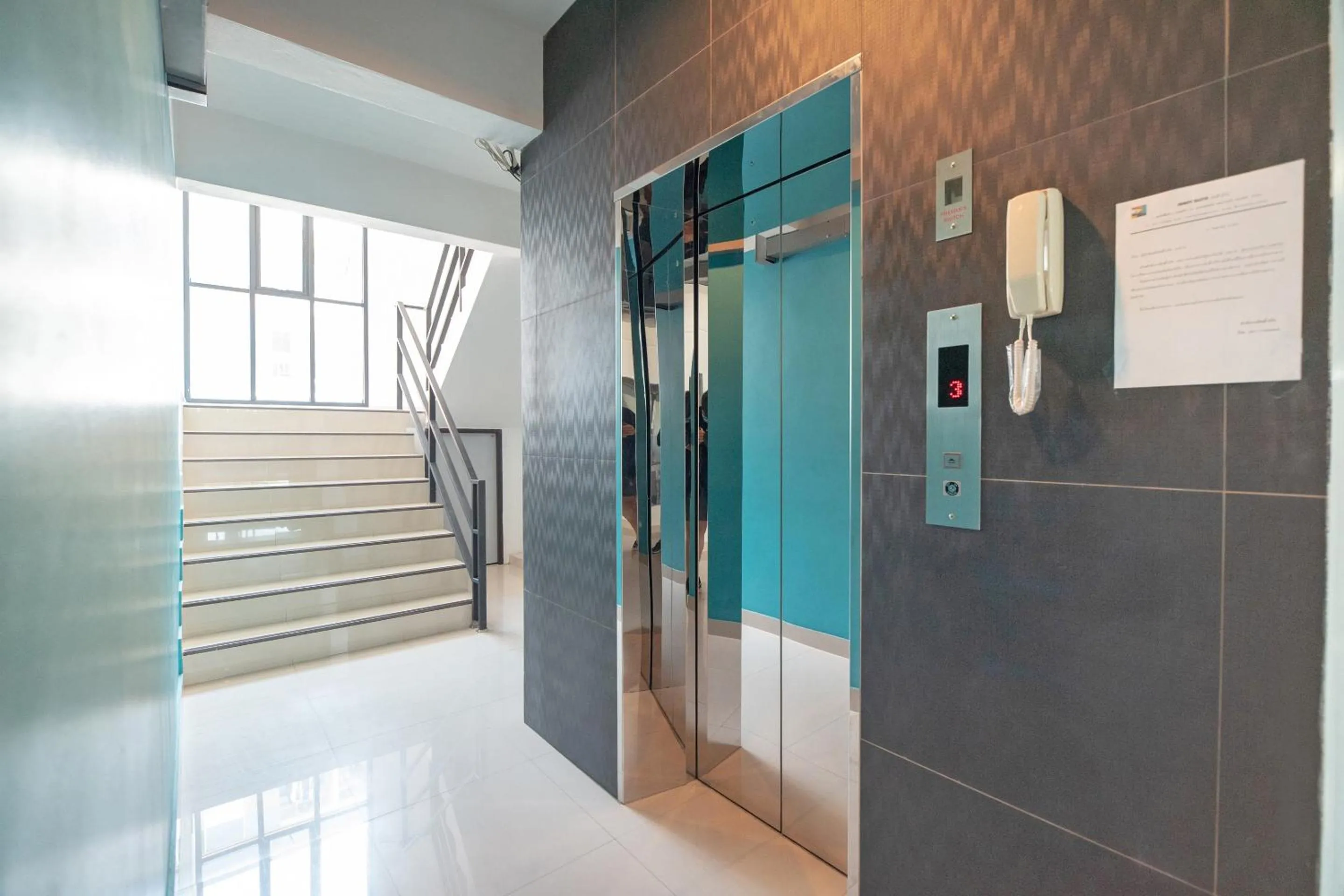 Facility for disabled guests, Bathroom in OYO 801 Inndy suite