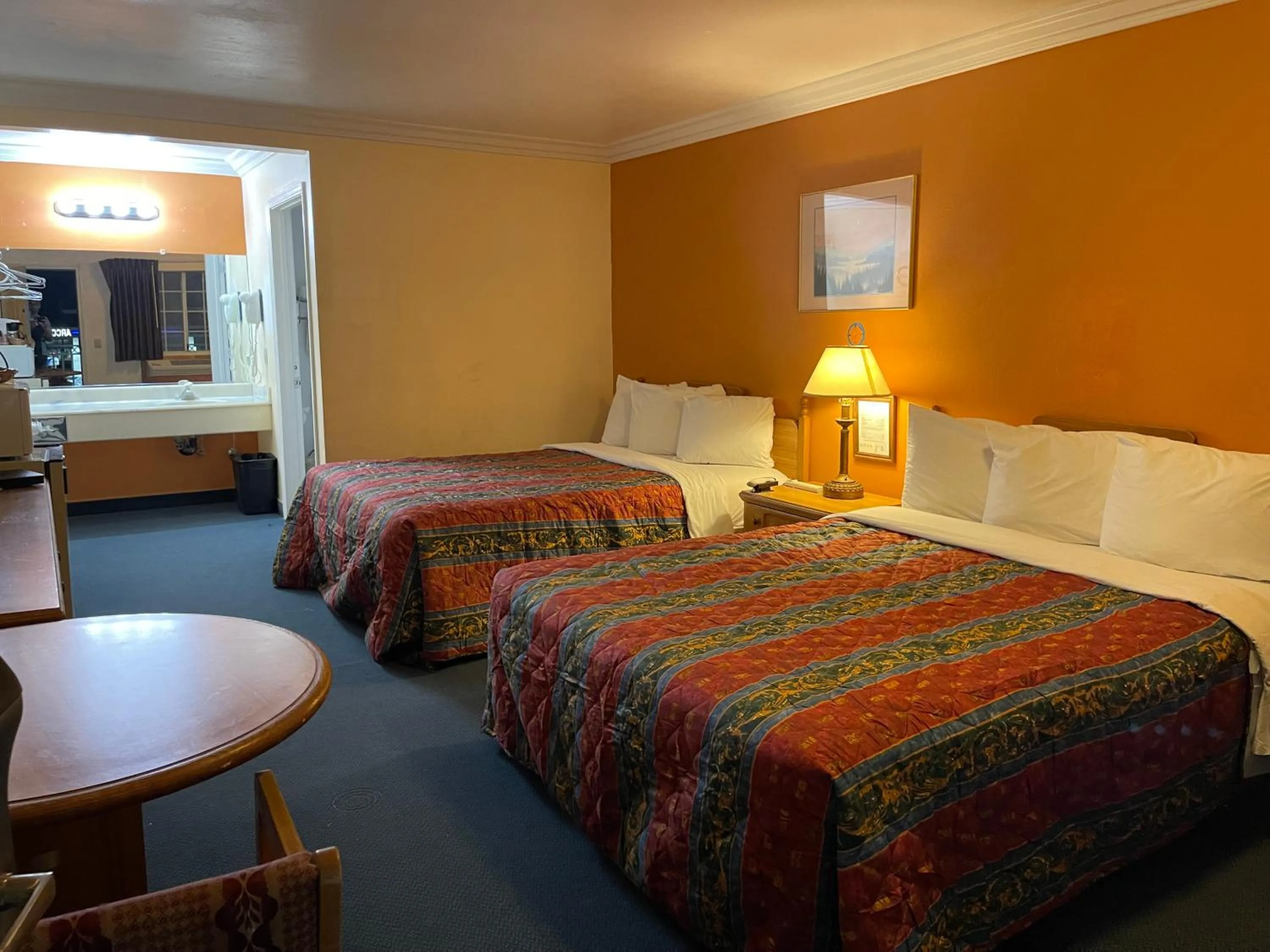 Photo of the whole room in Aerospace Inn-Mojave