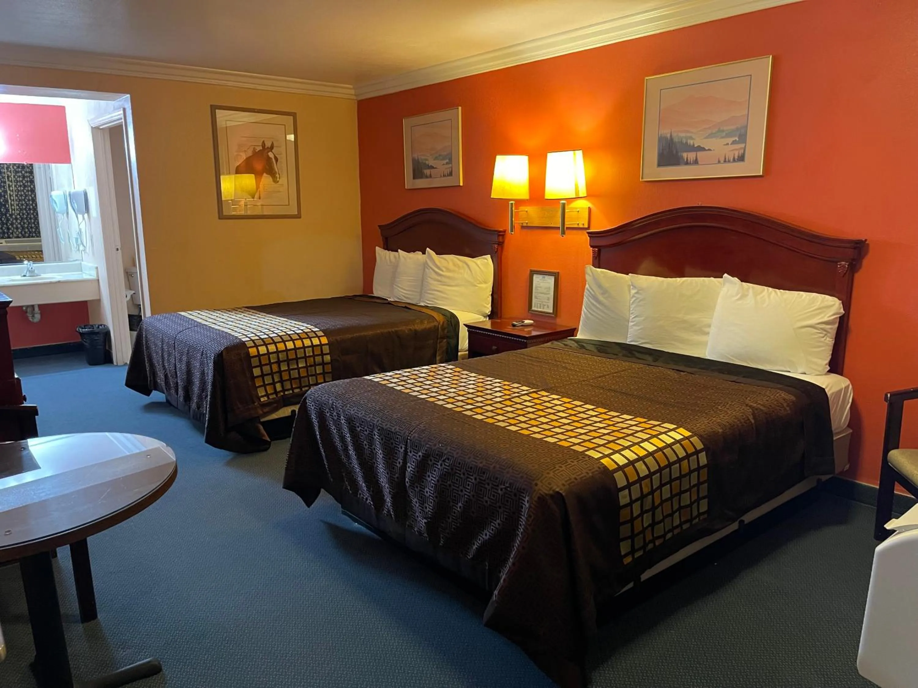 Photo of the whole room in Aerospace Inn-Mojave