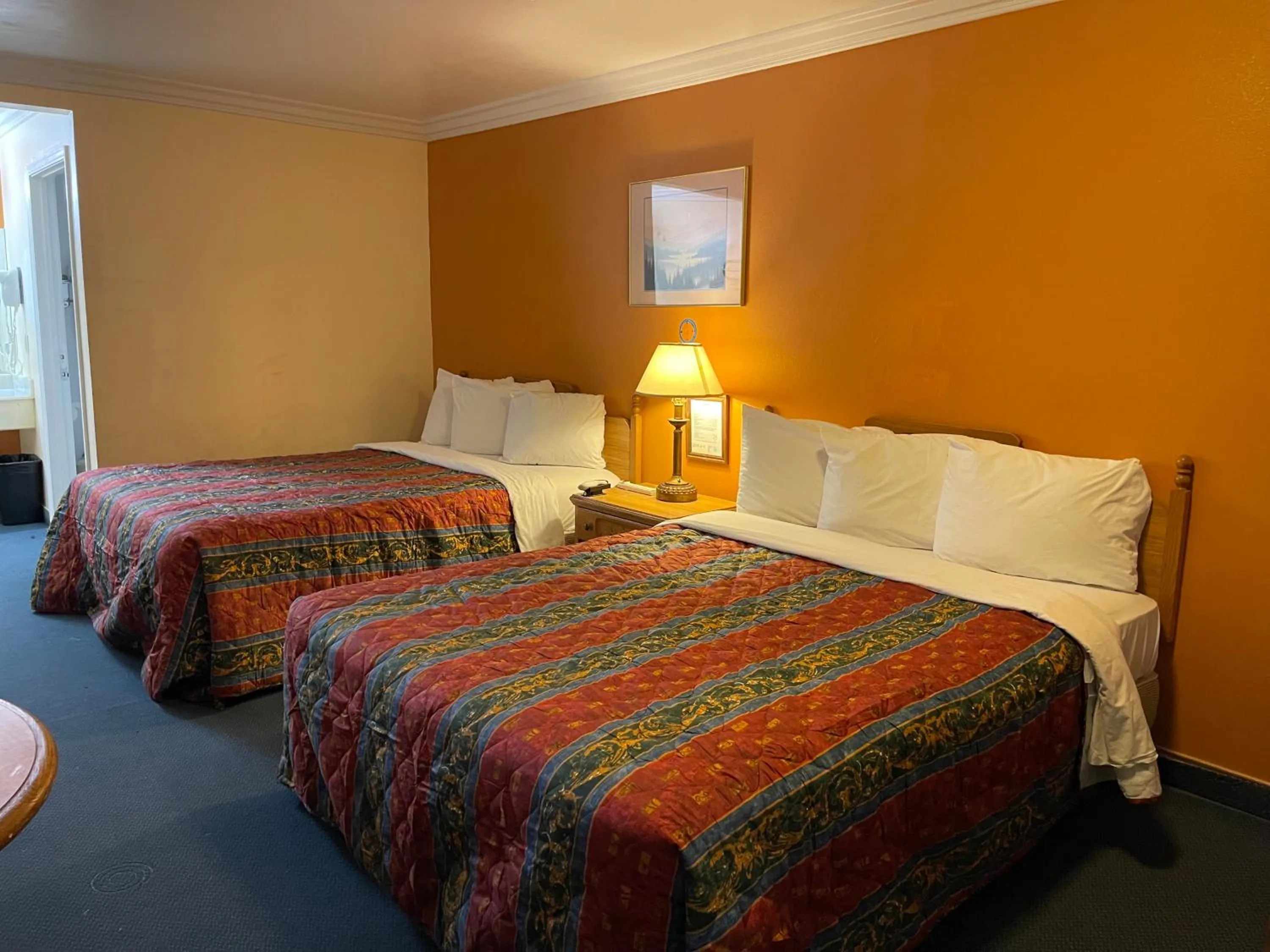 Bed in Aerospace Inn-Mojave