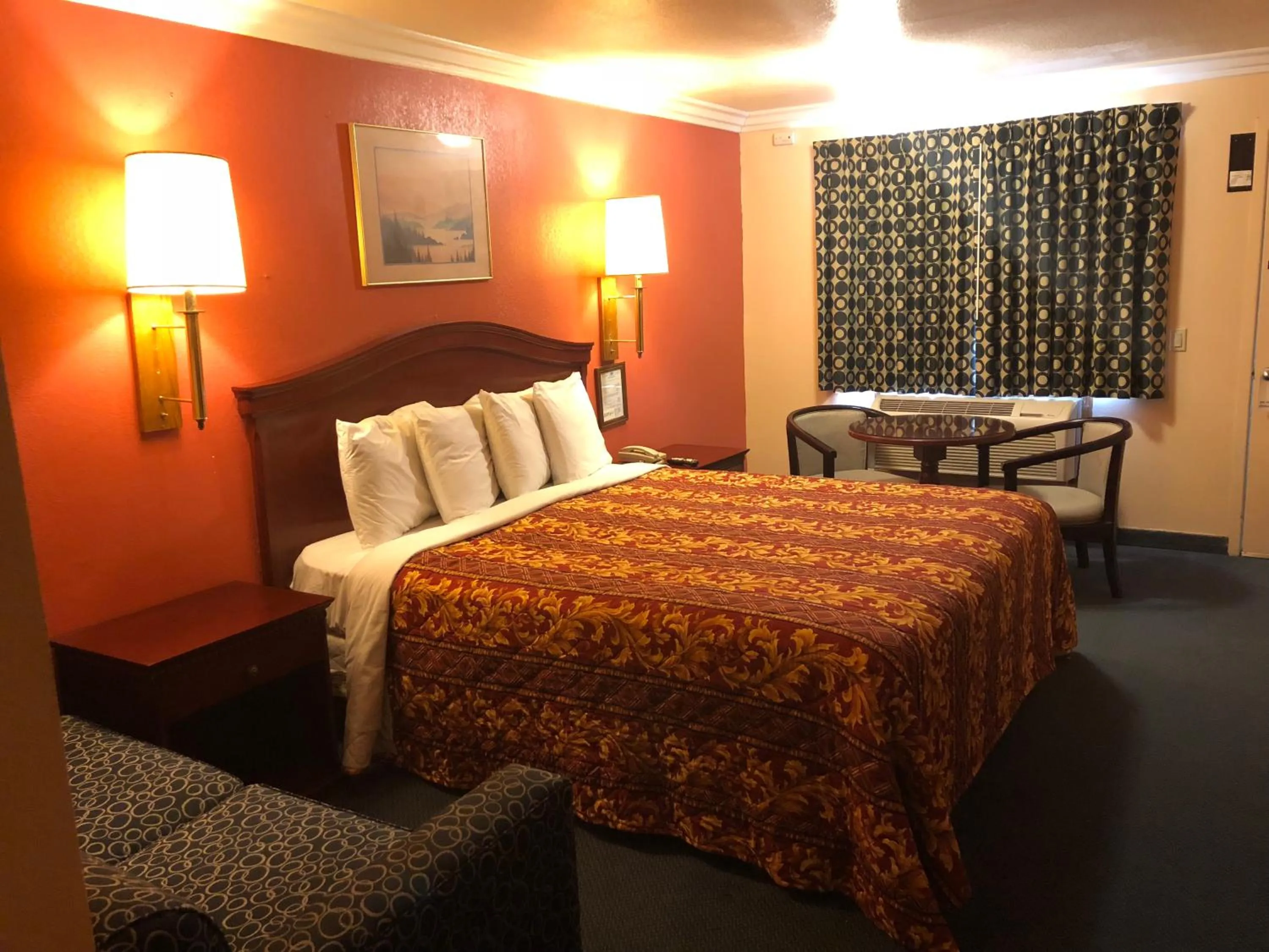 Seating area in Aerospace Inn-Mojave