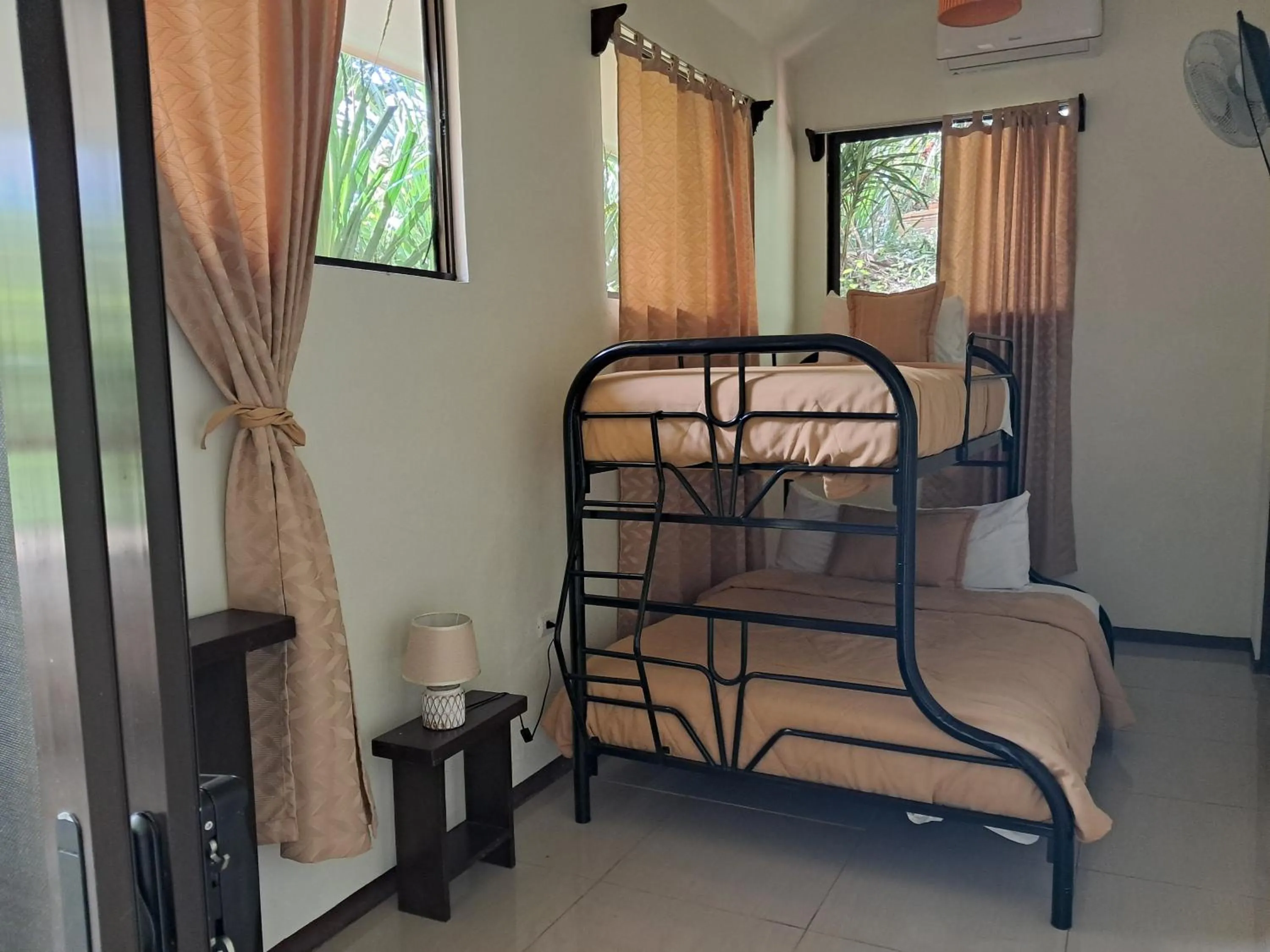 Bed in Hotel San Rafael Ecolodge