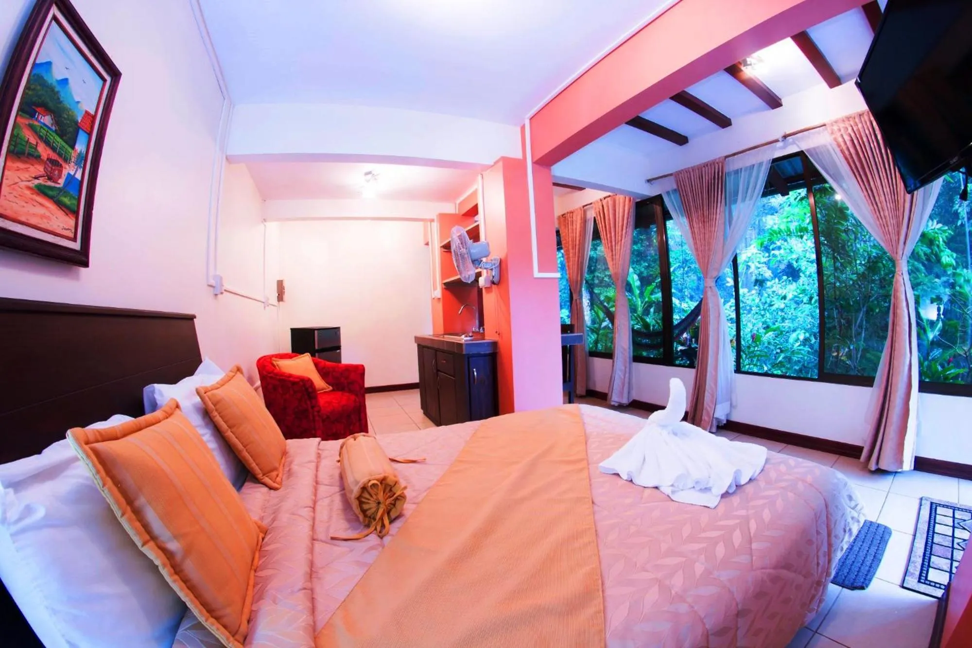 Photo of the whole room, Bed in Hotel San Rafael Ecolodge