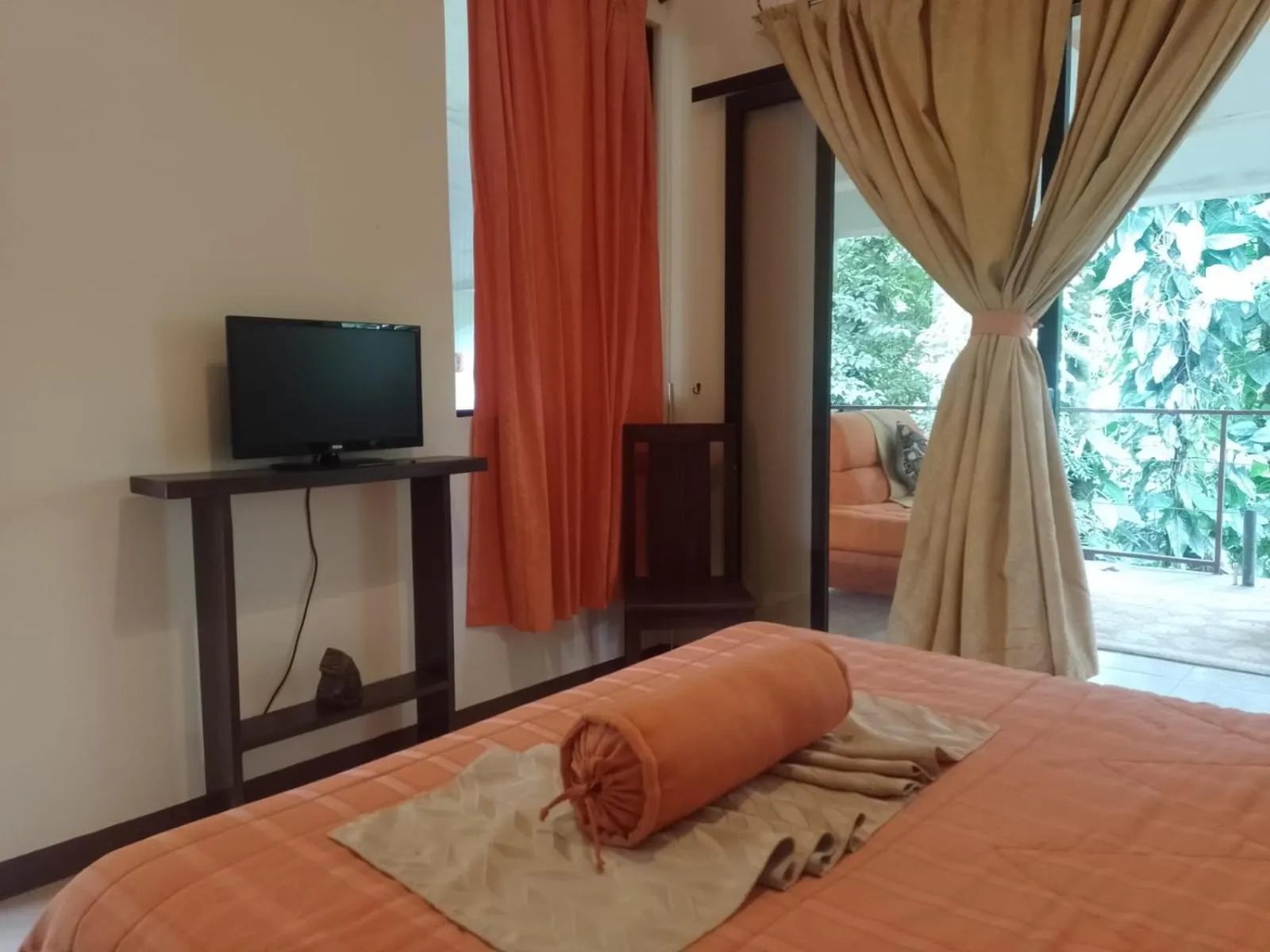 Bed in Hotel San Rafael Ecolodge