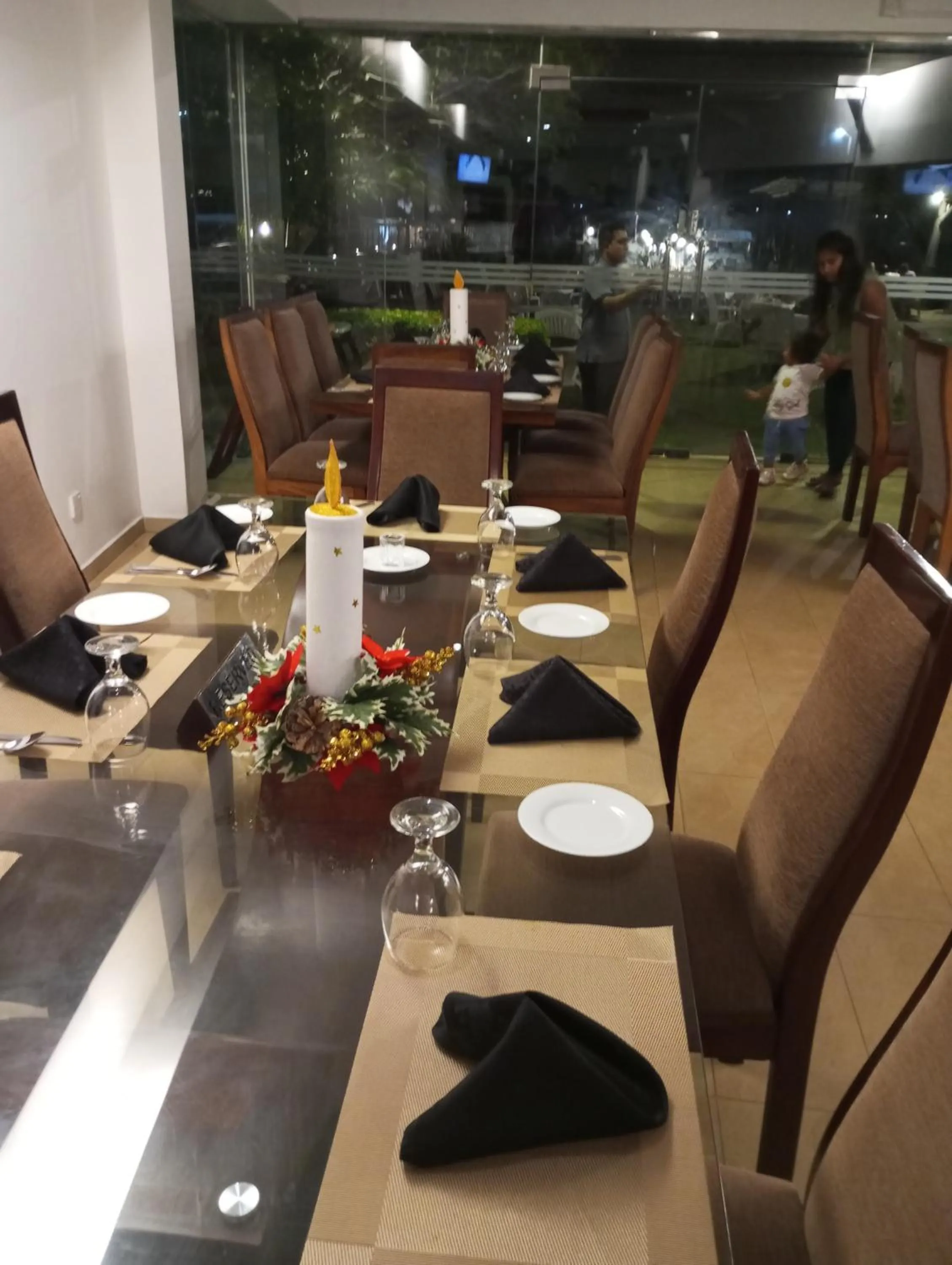 Restaurant/places to eat in Ramadia Ran Mal Holiday Resort