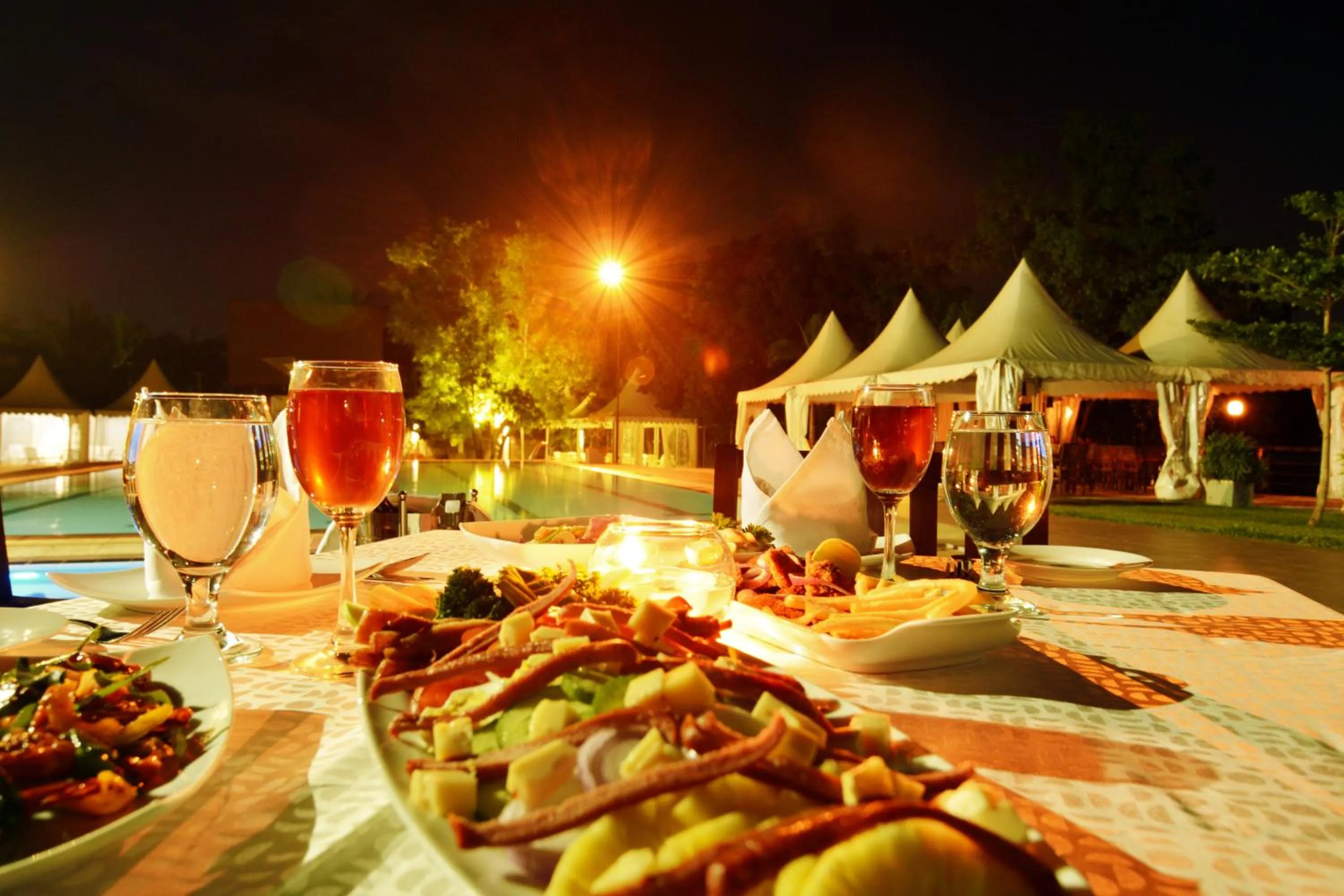 Food and drinks in Ramadia Ran Mal Holiday Resort