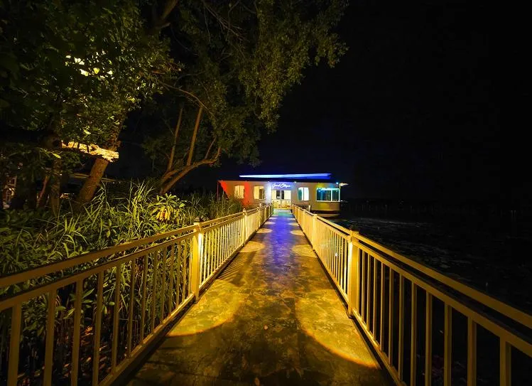 Restaurant/places to eat in Ramadia Ran Mal Holiday Resort