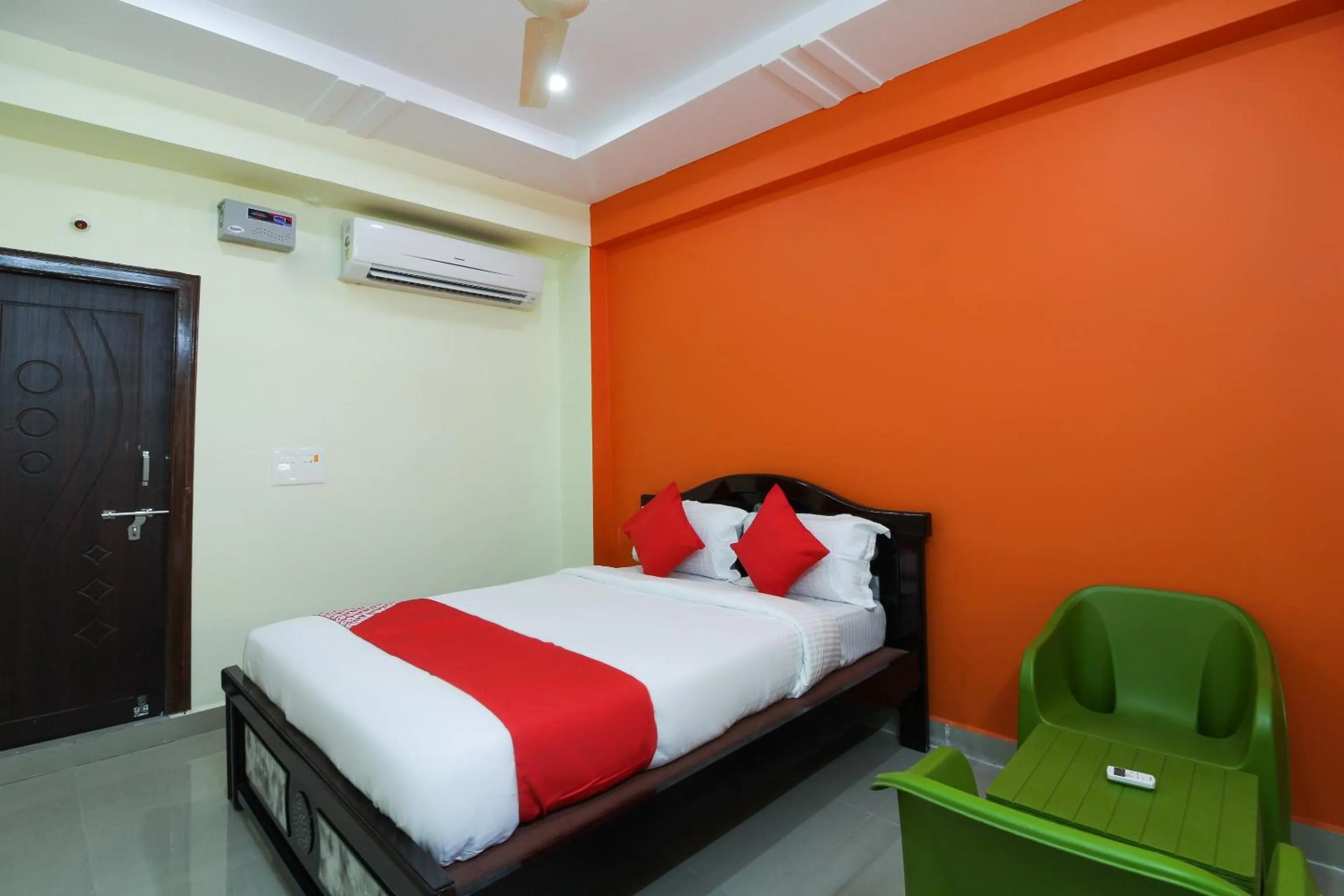 Bedroom, Bed in Hotel O S V Residency