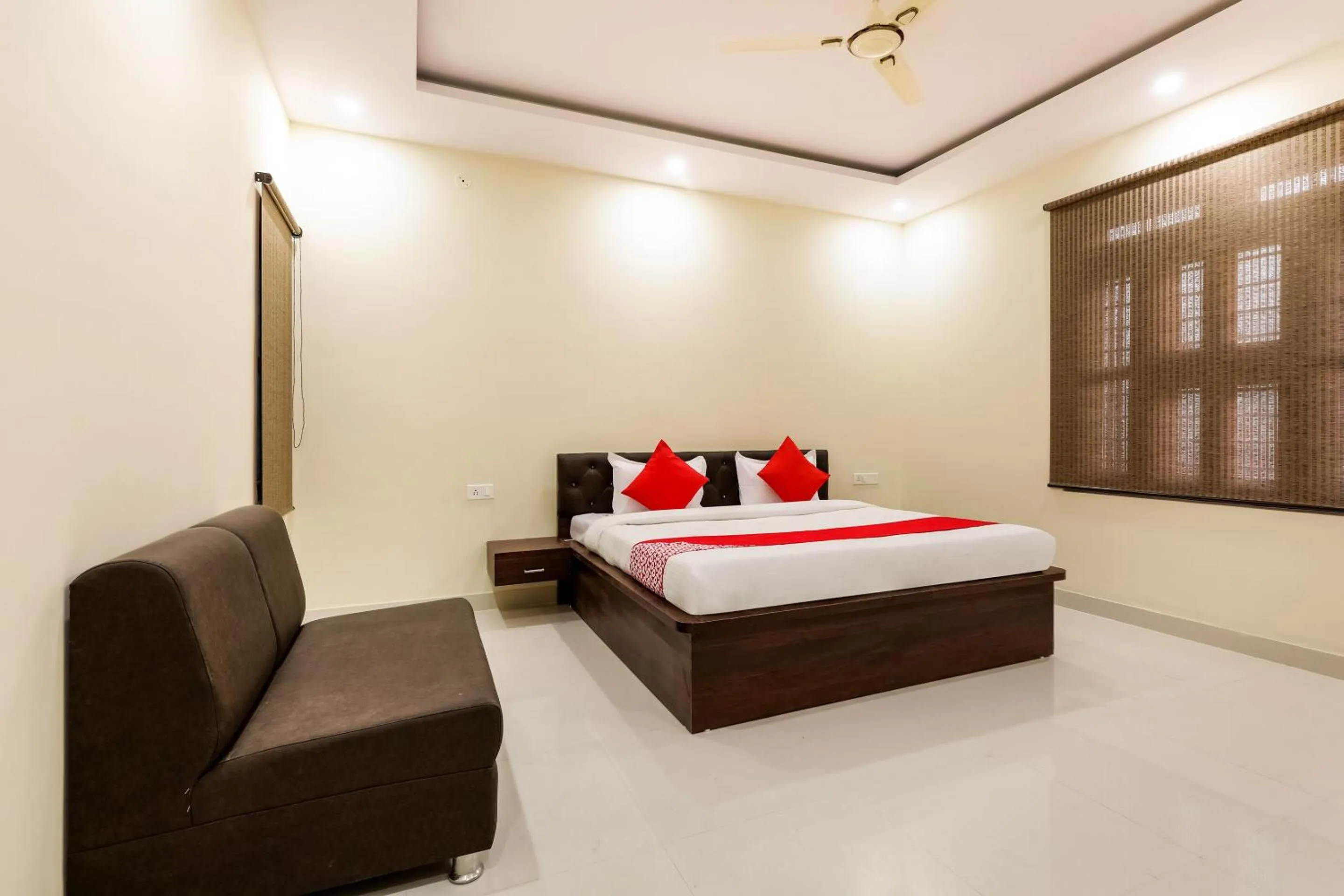 Bedroom, Bed in Hotel O Yuvan