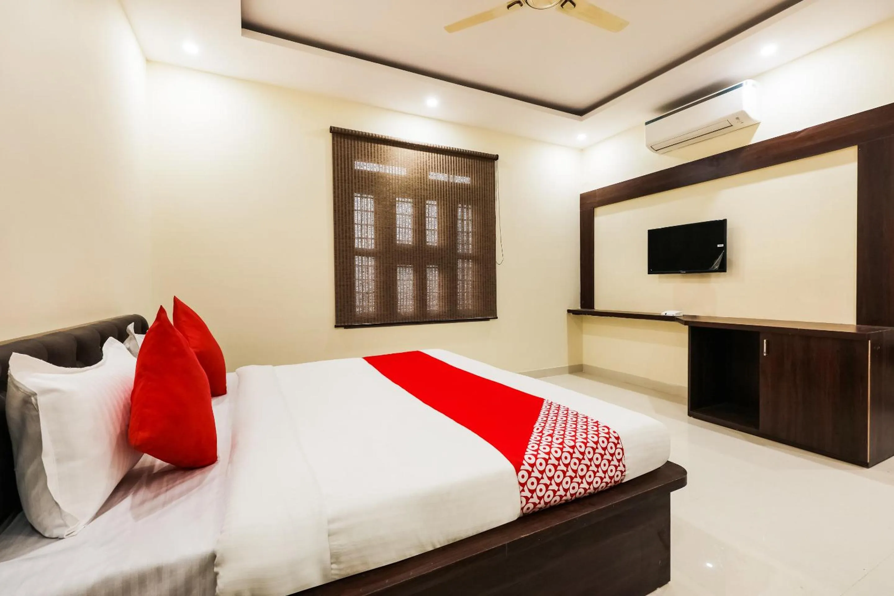 Bedroom, Bed in Hotel O Yuvan