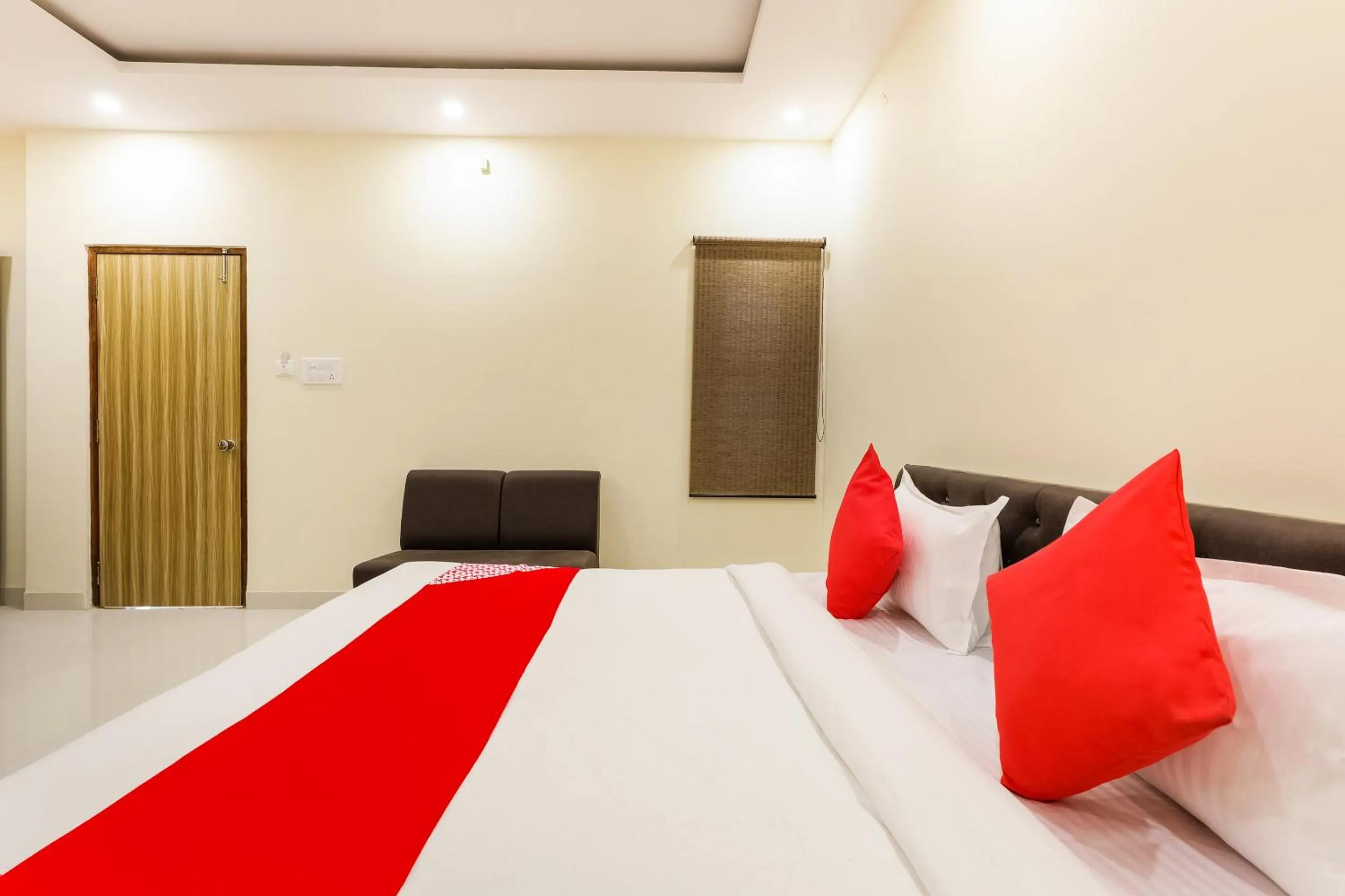 Bedroom, Bed in Hotel O Yuvan