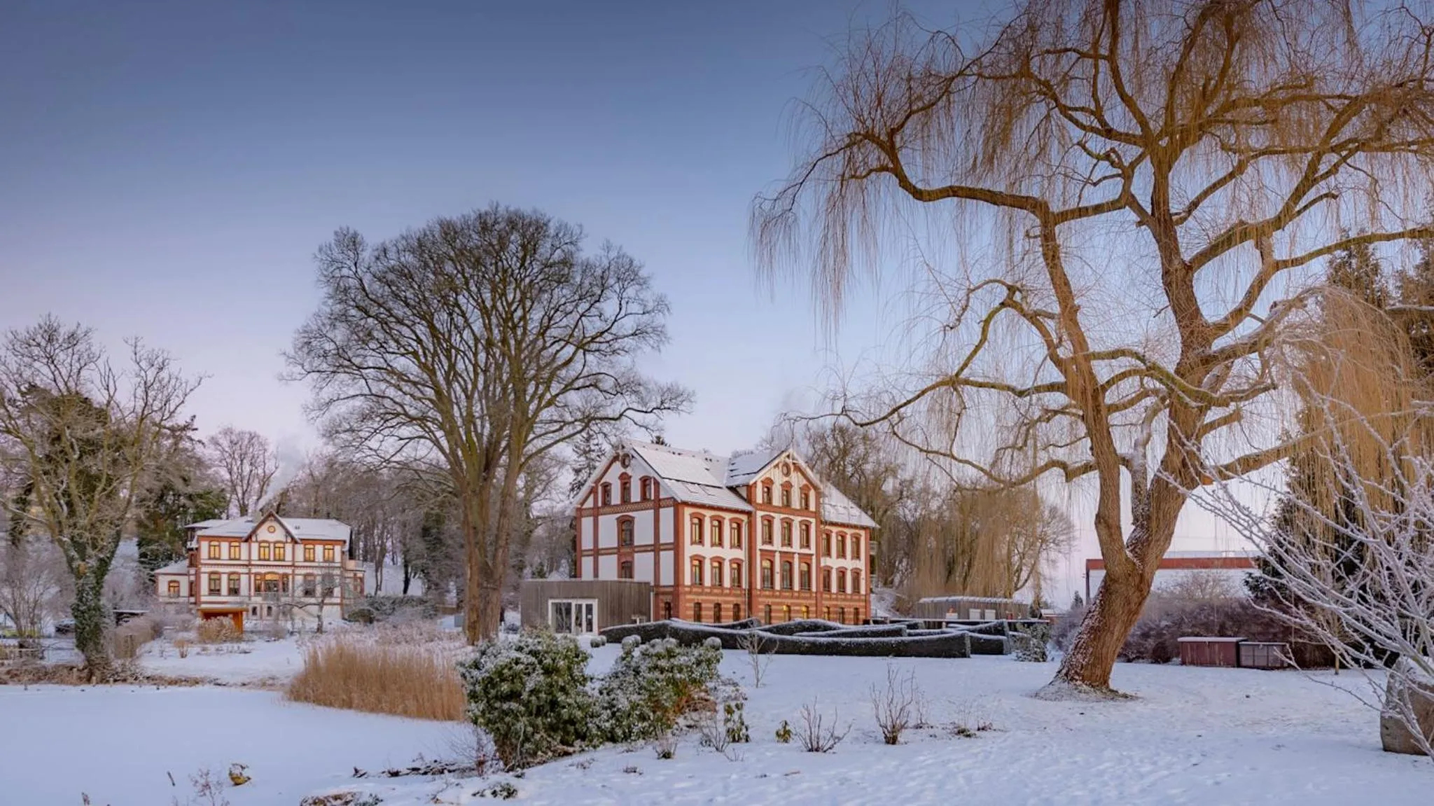Property building in Hotel Am Tiefwarensee