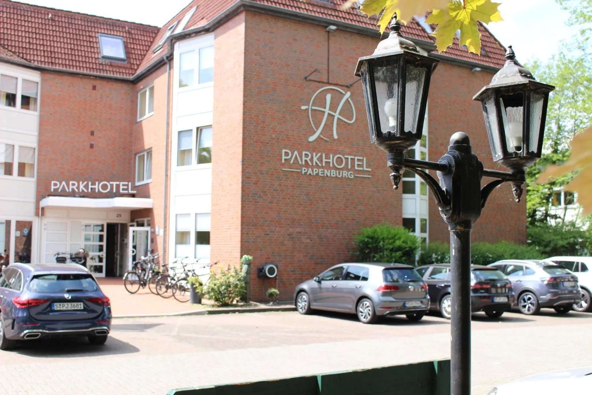 Property building in Parkhotel Papenburg by Hackmann