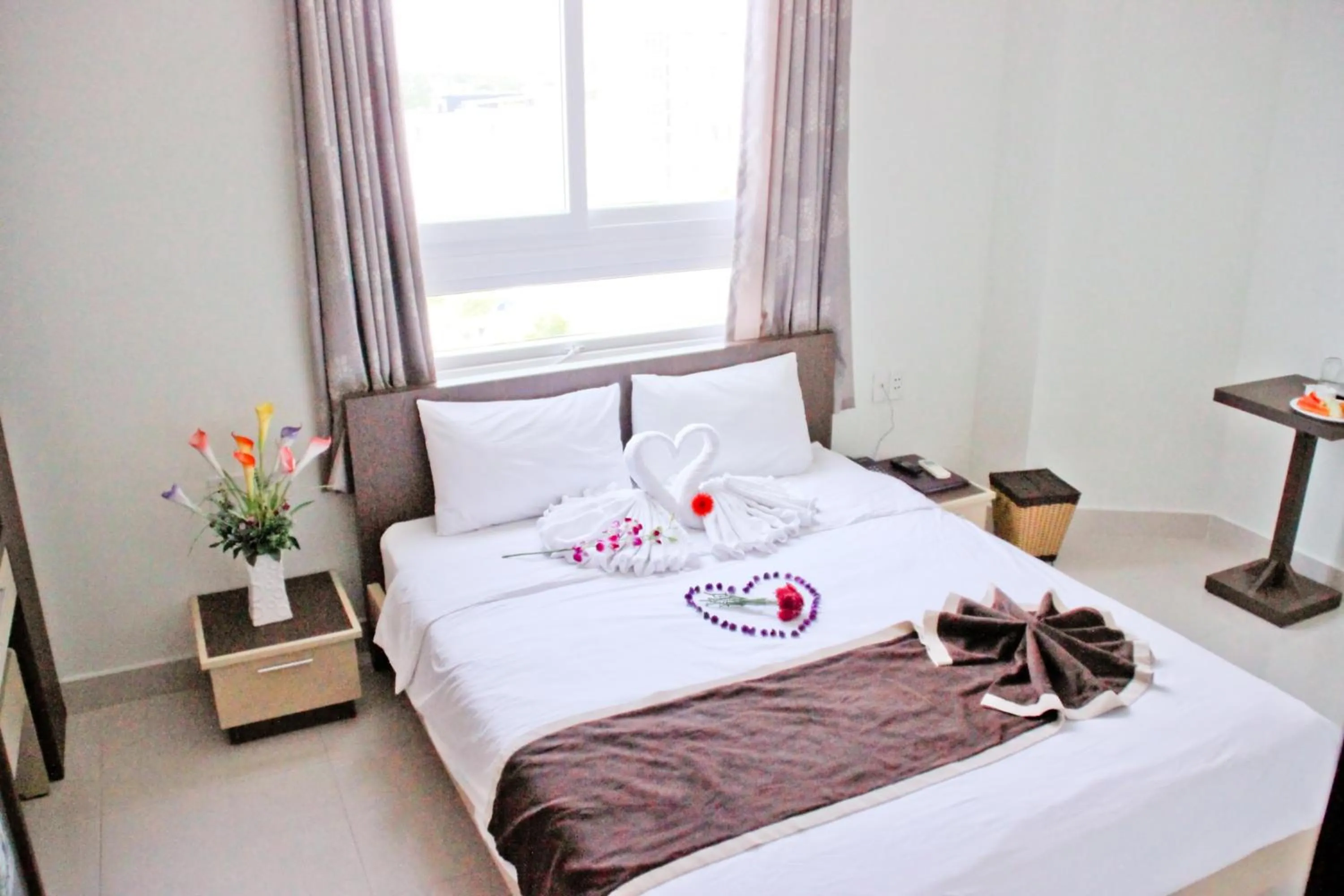 Bedroom, Bed in Princess Hotel